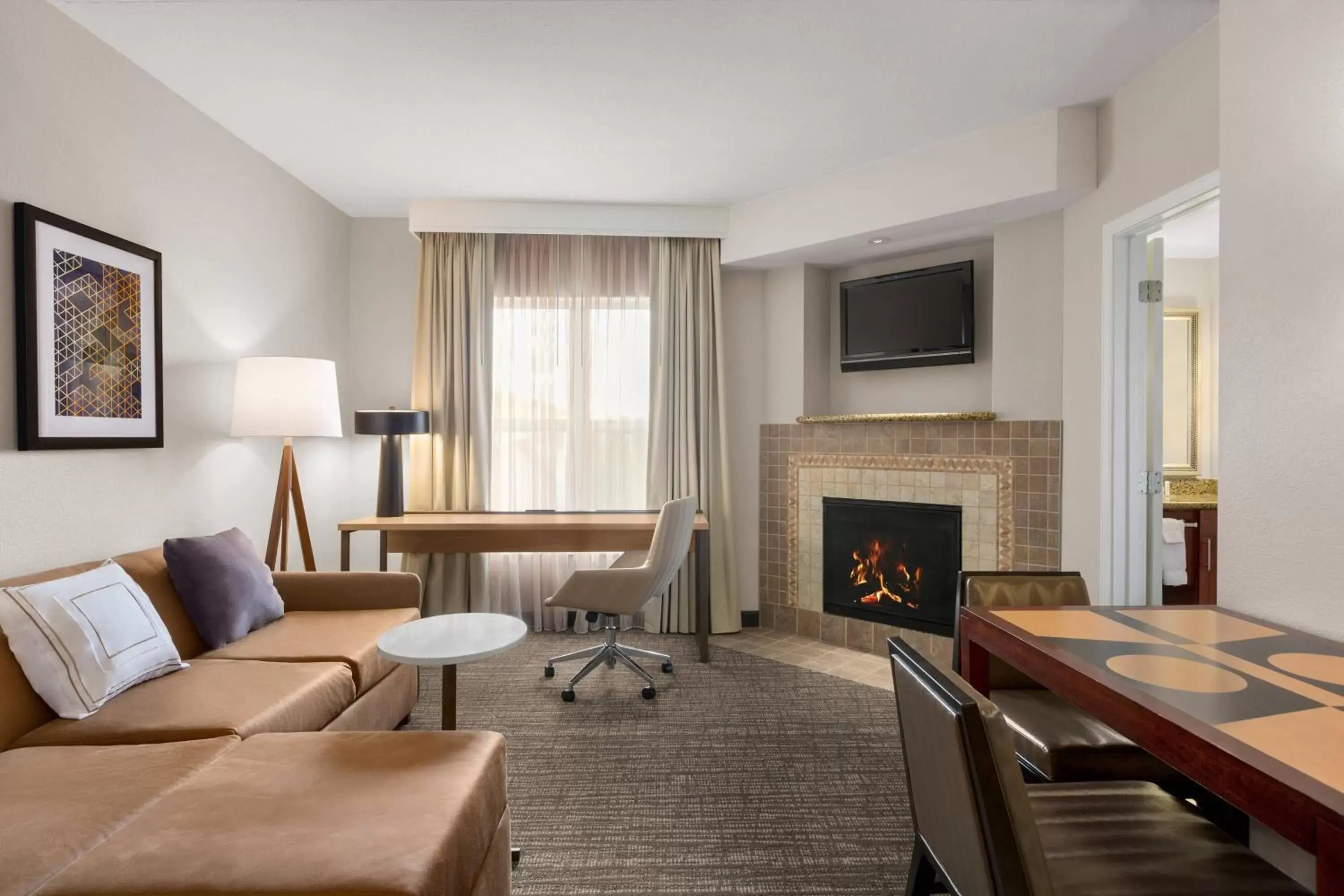 Bedroom, Seating Area in Residence Inn Chattanooga Near Hamilton Place