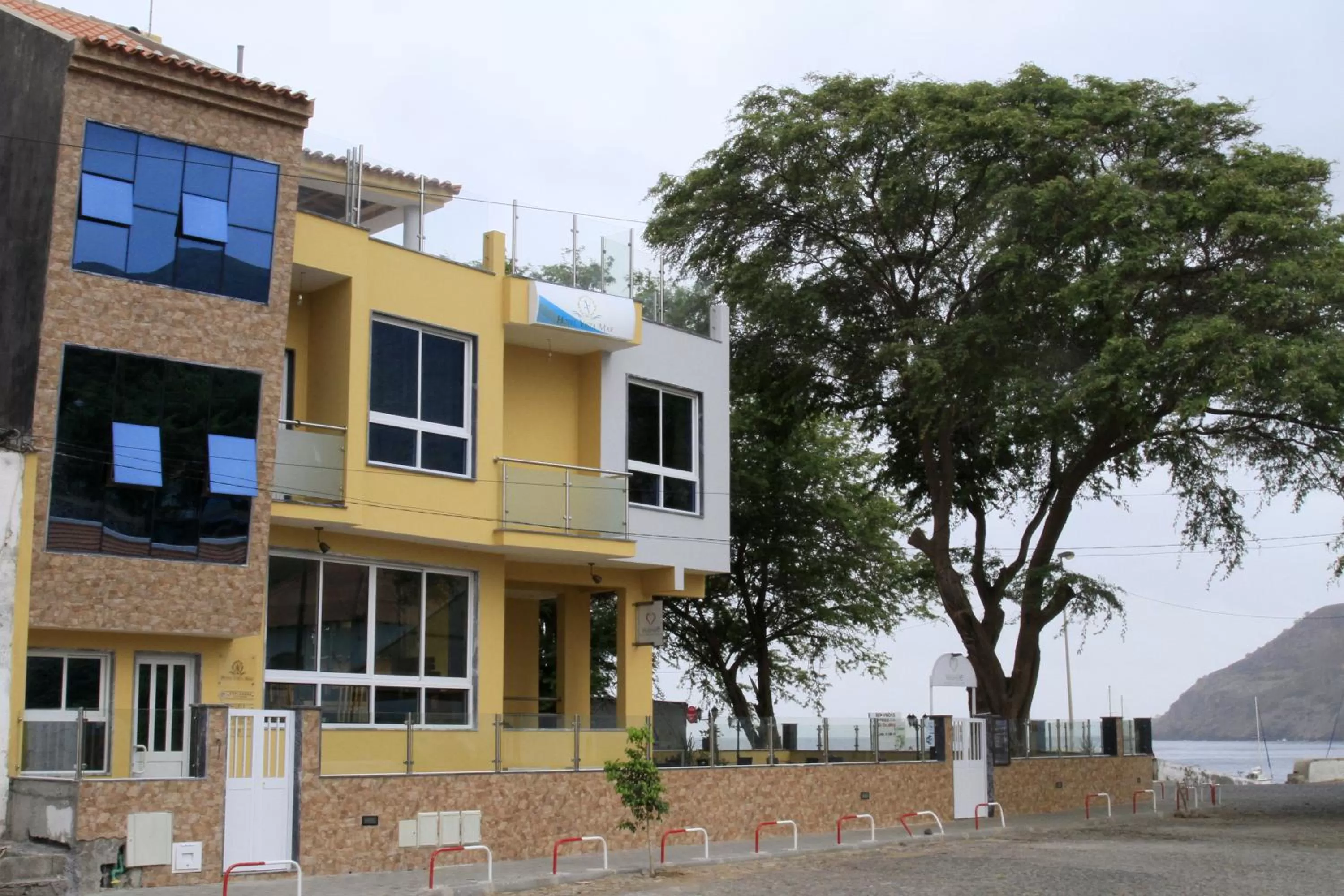 Facade/entrance in Vista Mar