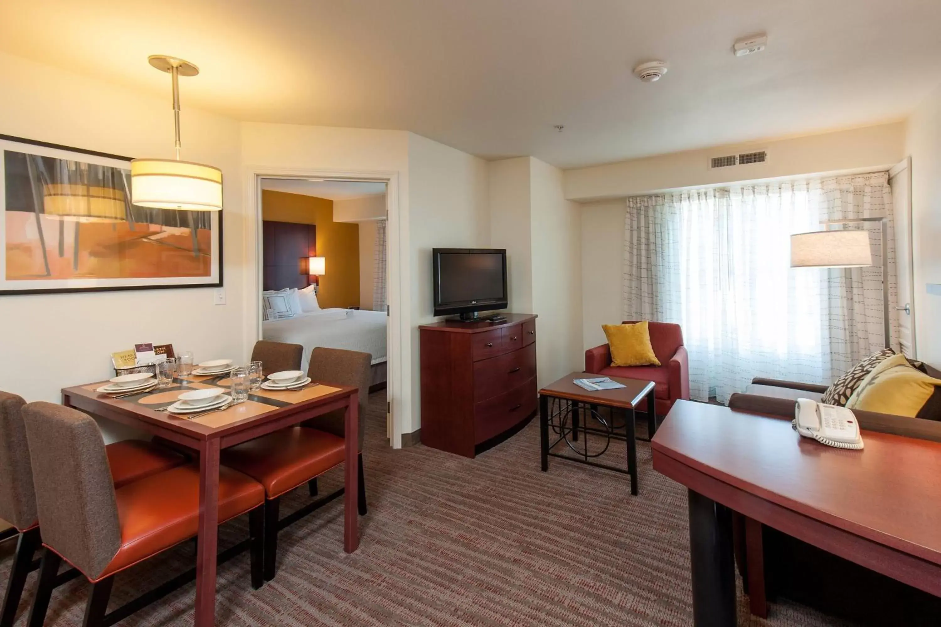 Bedroom, Dining Area in Residence Inn Providence Coventry