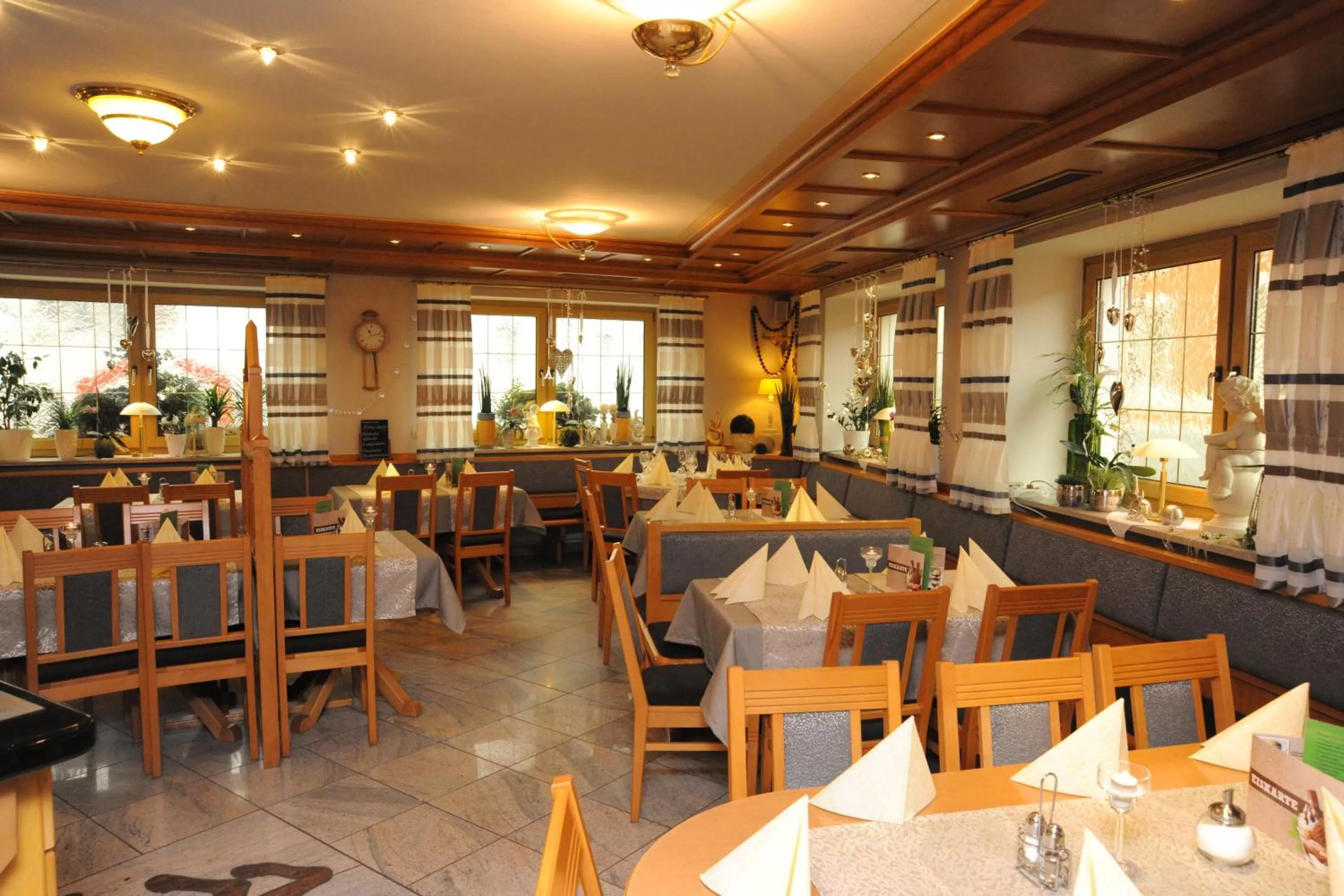 Restaurant/places to eat in Wander und Aktiv Hotel Rösslwirt