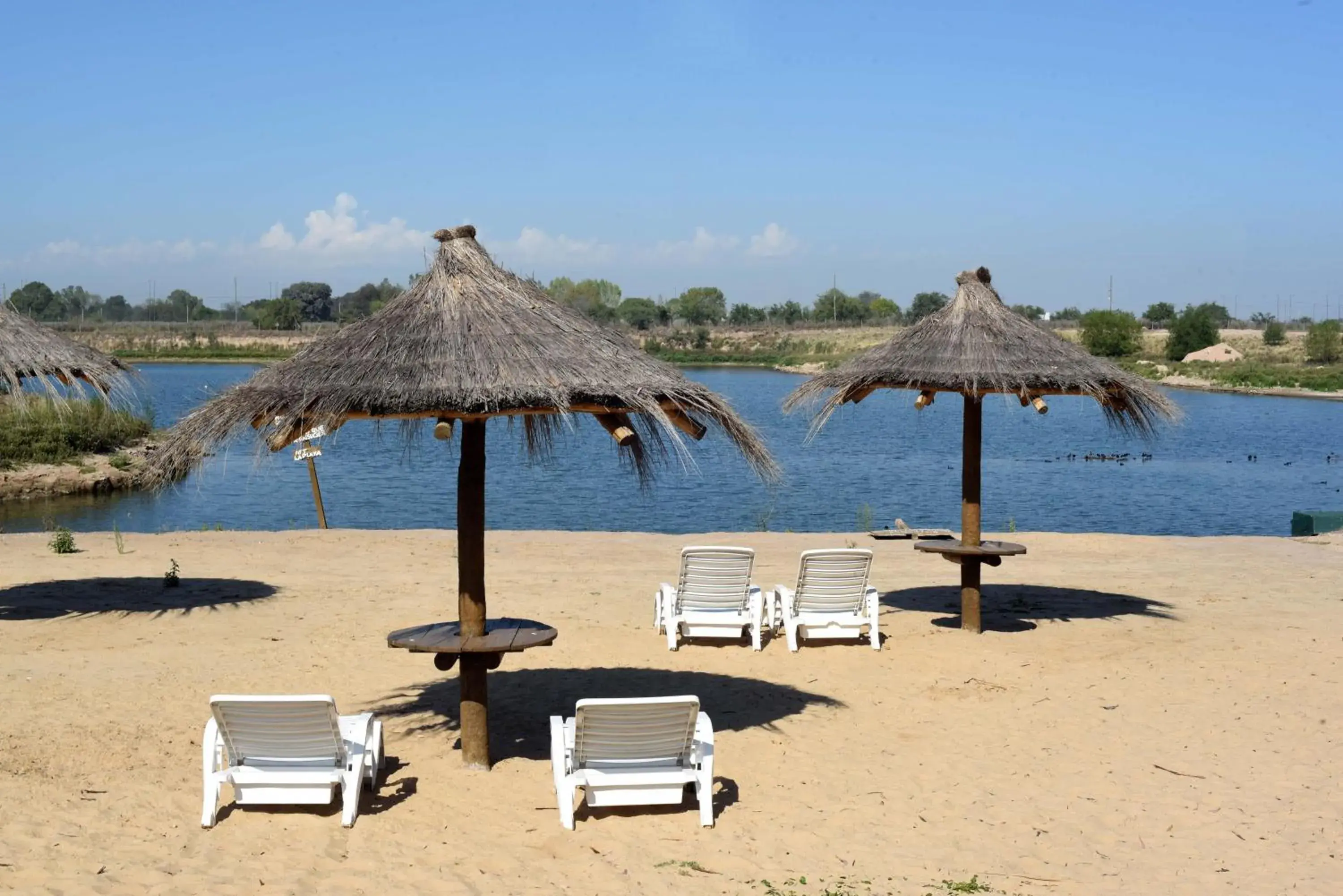 Beach in Howard Johnson Hotel & Convention Center Ezeiza