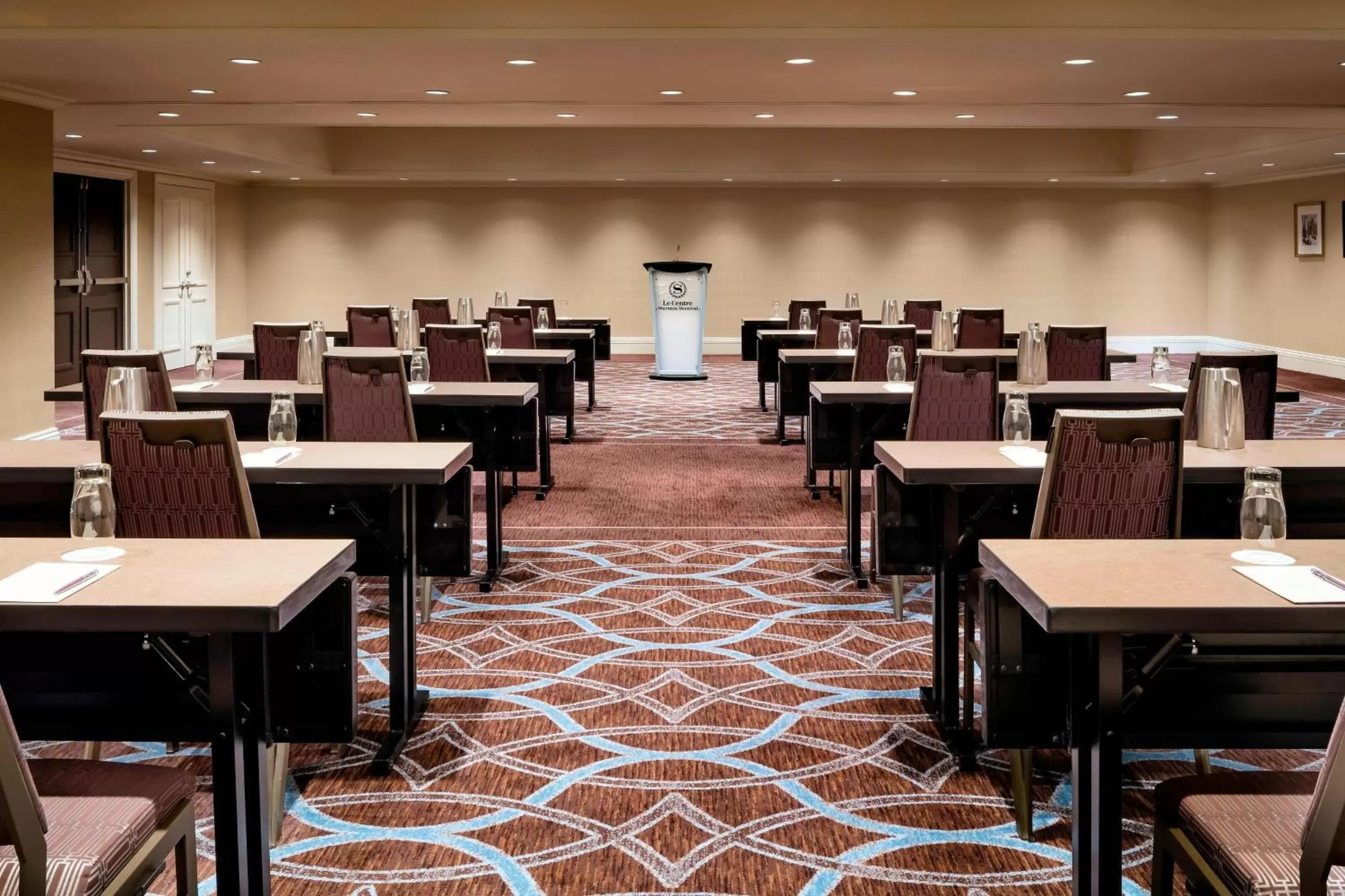 Meeting/conference room in Le Centre Sheraton Montreal Hotel