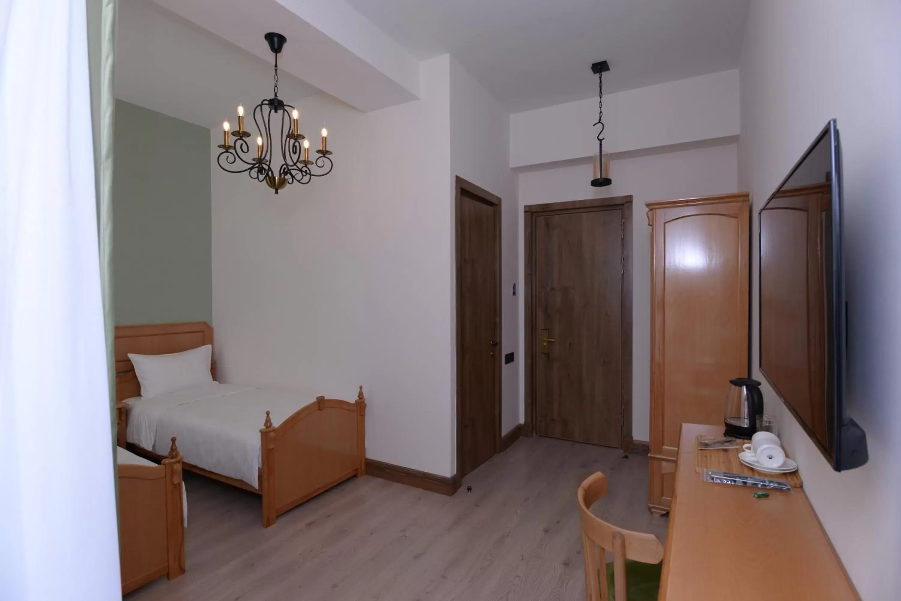 Deluxe Double or Twin Room with Balcony in Old Avenue Hotel Deluxe Double or Twin Room with Balcony in Old Avenue Hotel