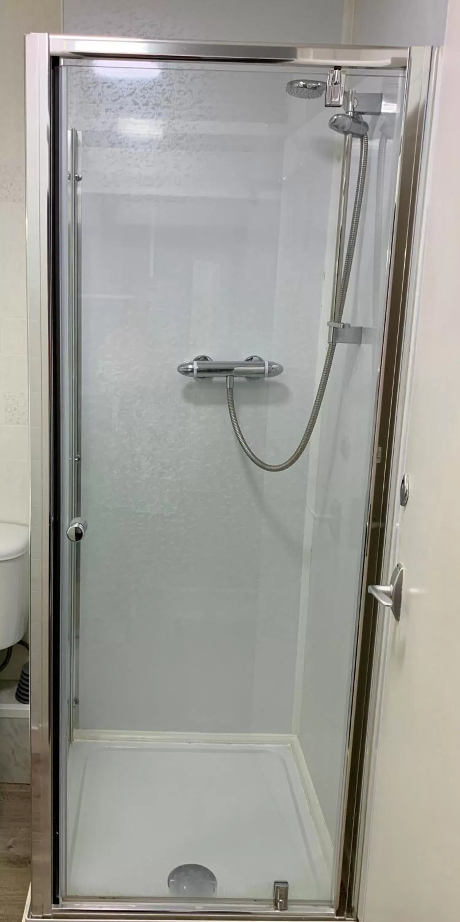 Shower, Bathroom in Northumberland Hotel