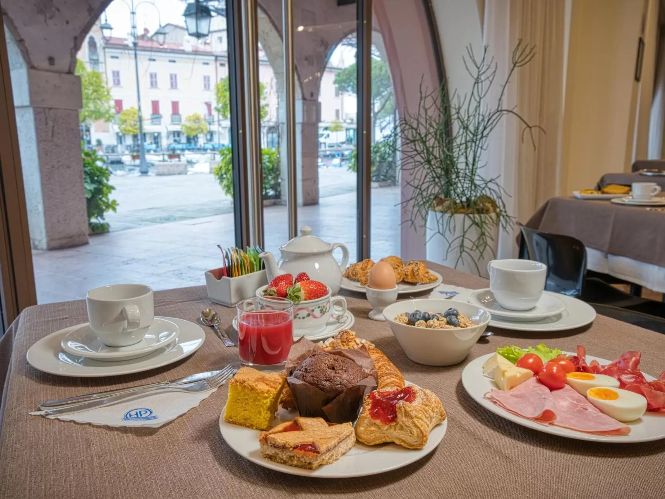 Breakfast in Hotel Piroscafo
