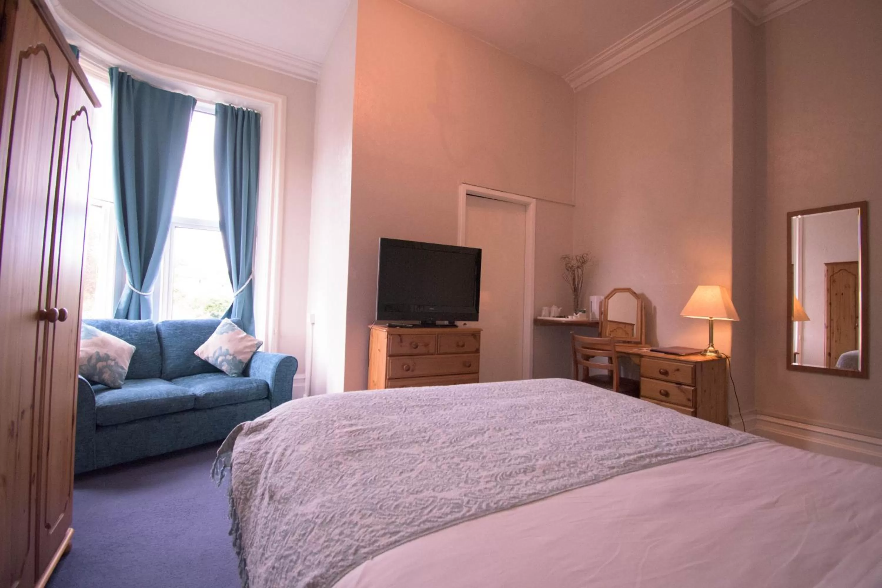 Bed in Pinegrove Hotel