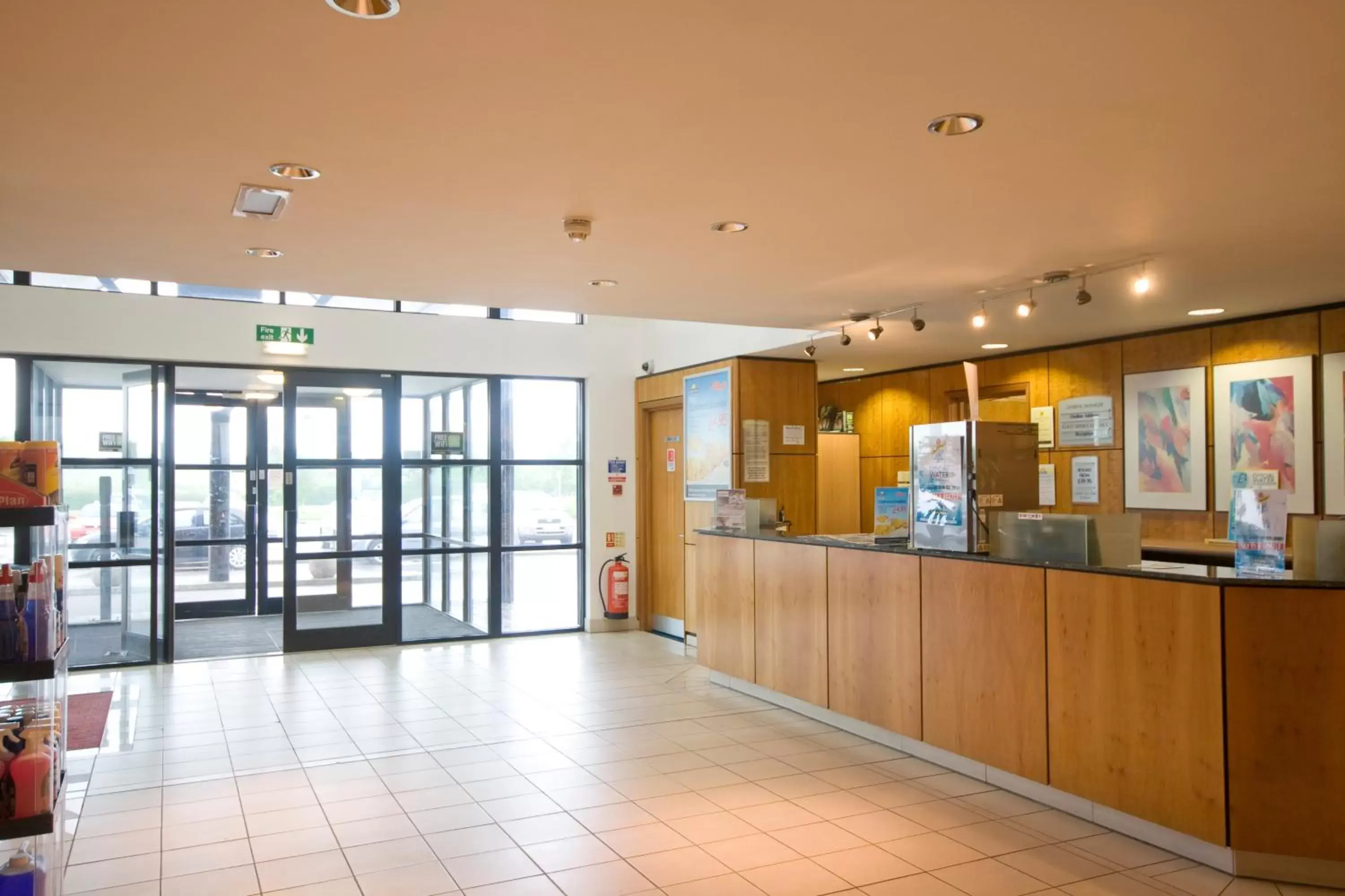 Lobby or reception in Days Inn Stevenage North