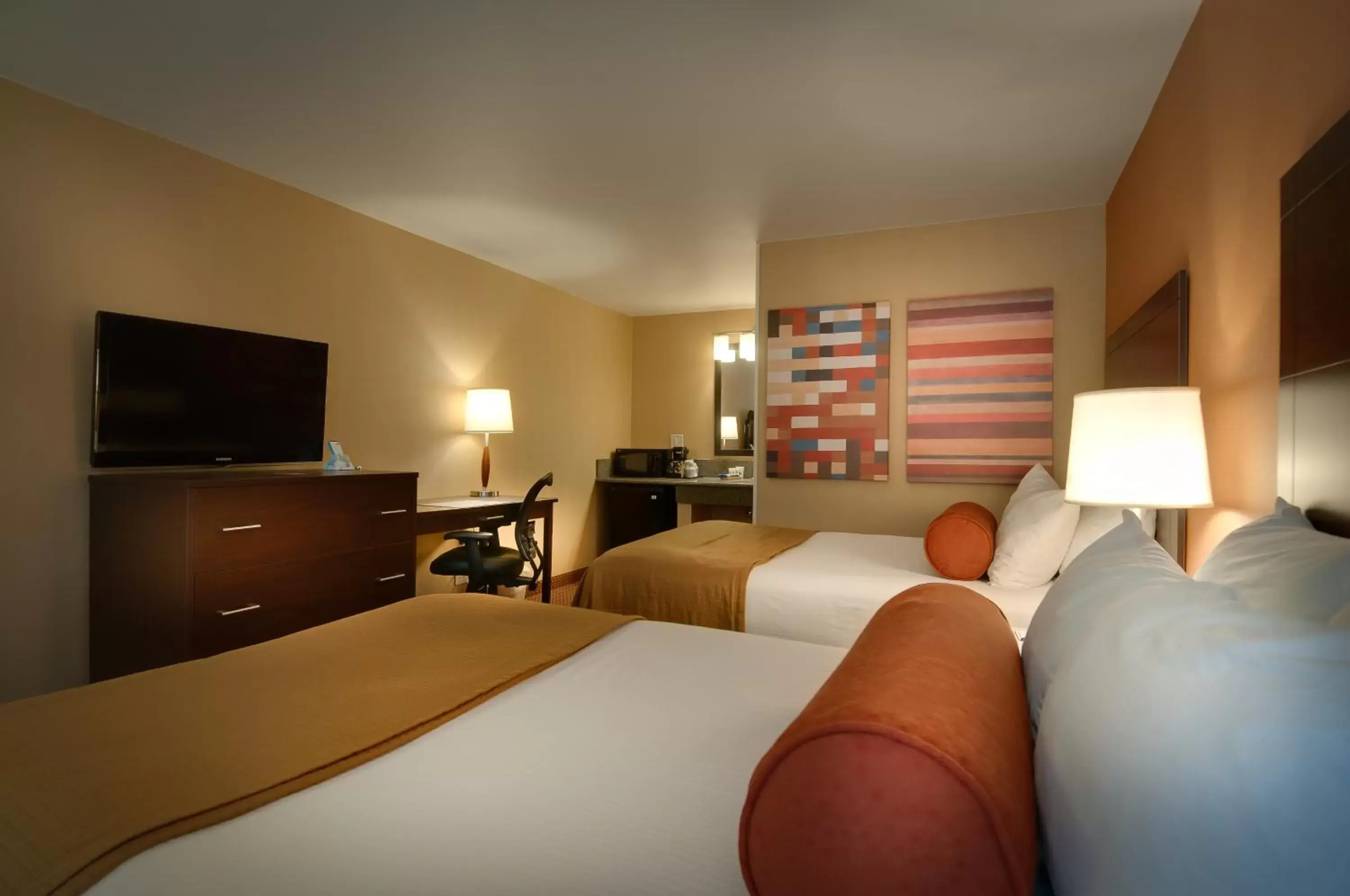 TV and multimedia, Bed in Best Western Plus Rancho Cordova Inn