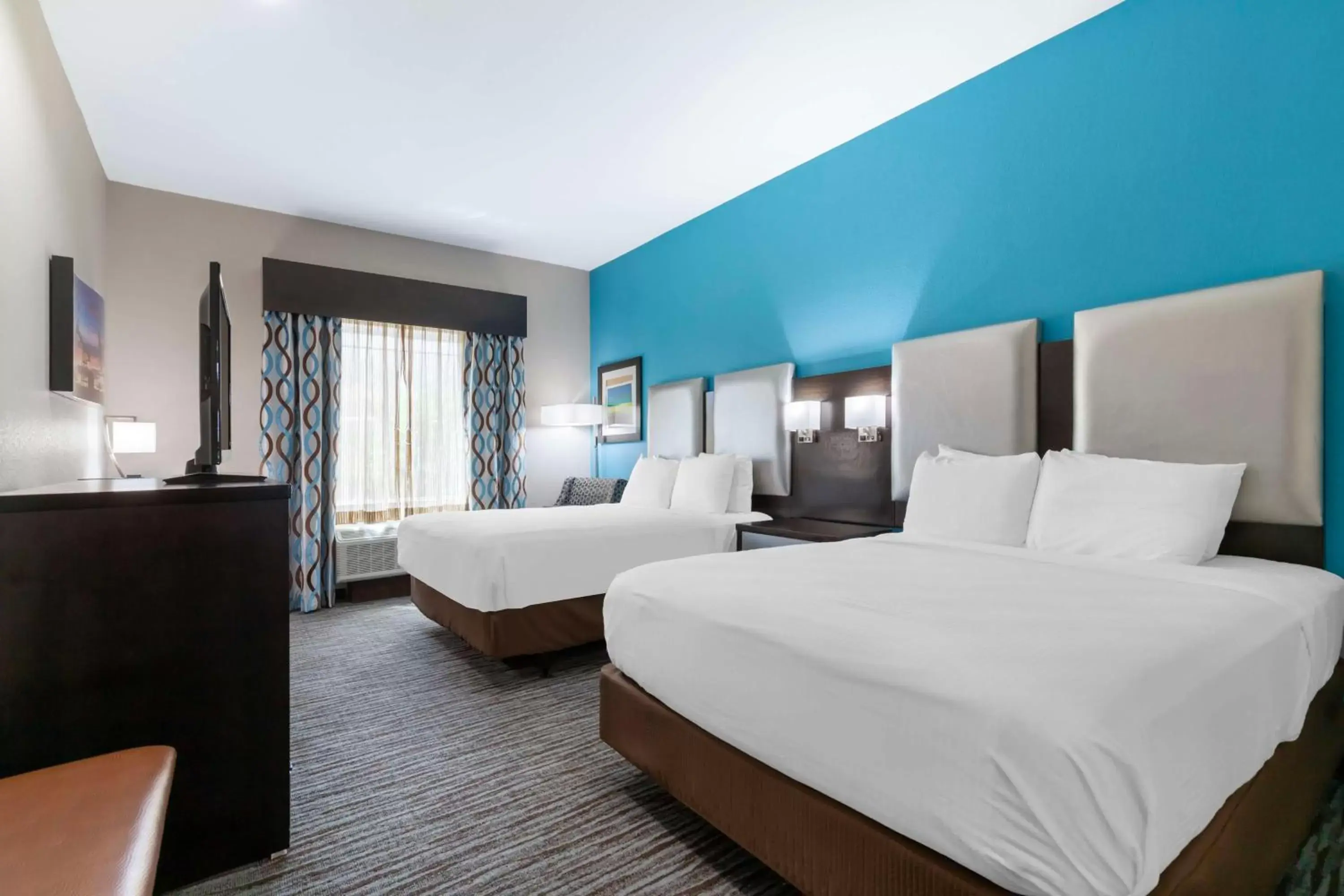Bedroom in Best Western Plus Pleasanton Hotel