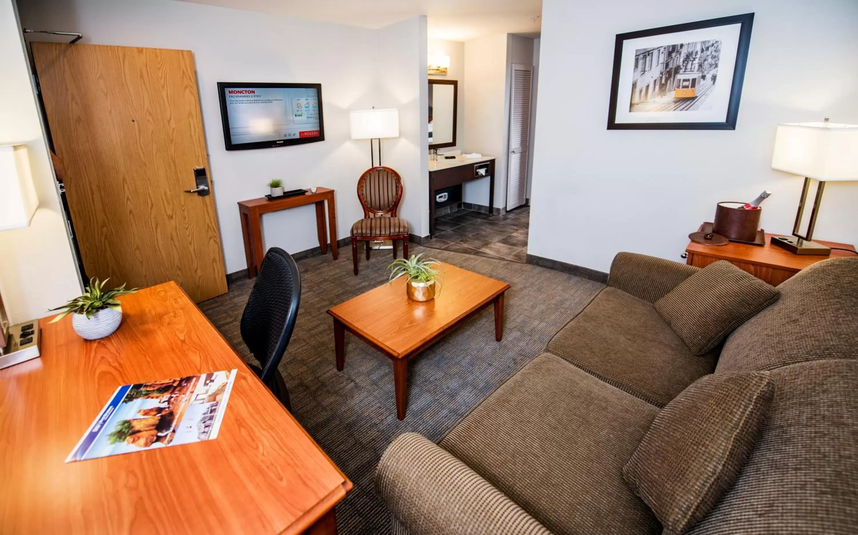 Living room, Seating Area in Best Western Plus Moncton