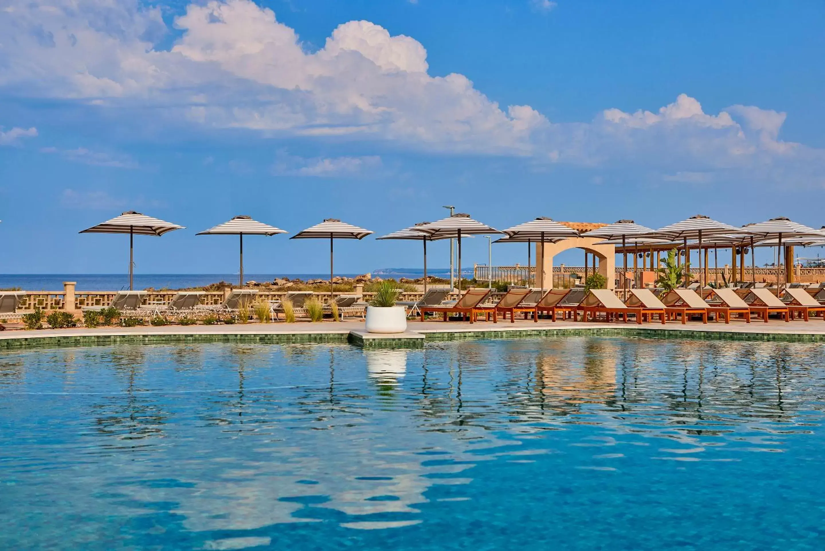 Swimming Pool in Universal Grand León & Spa