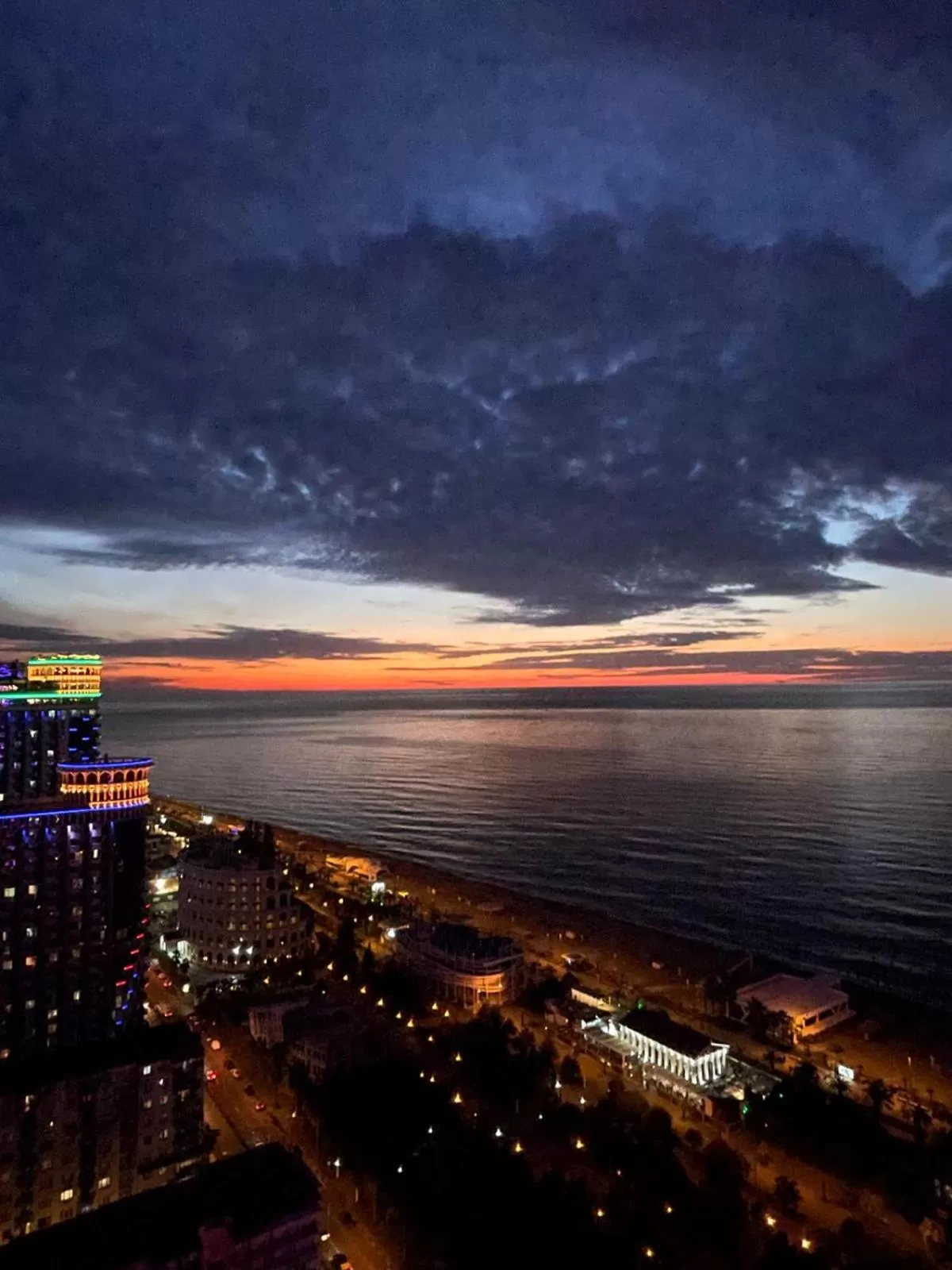Night in Luxury Sea View Aparthotel In Orbi City Batumi
