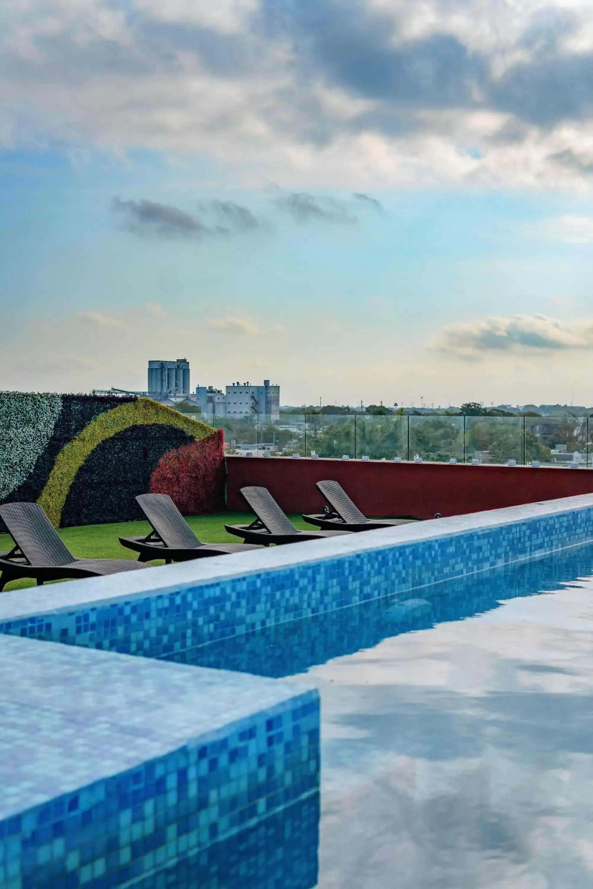 Swimming Pool in Hotel Kavia Premium - Paseo Montejo