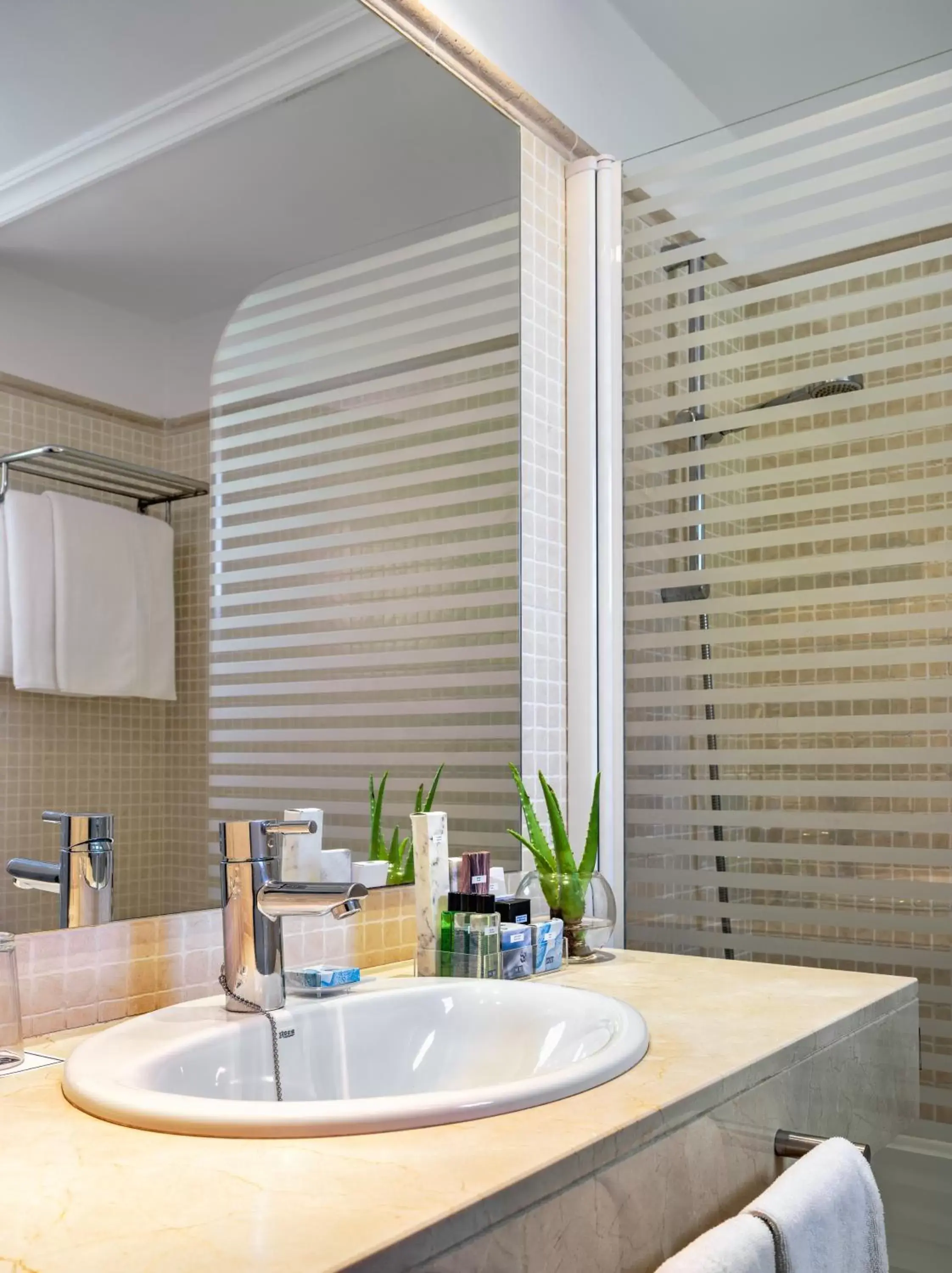 Bathroom in H10 Suites Lanzarote Gardens