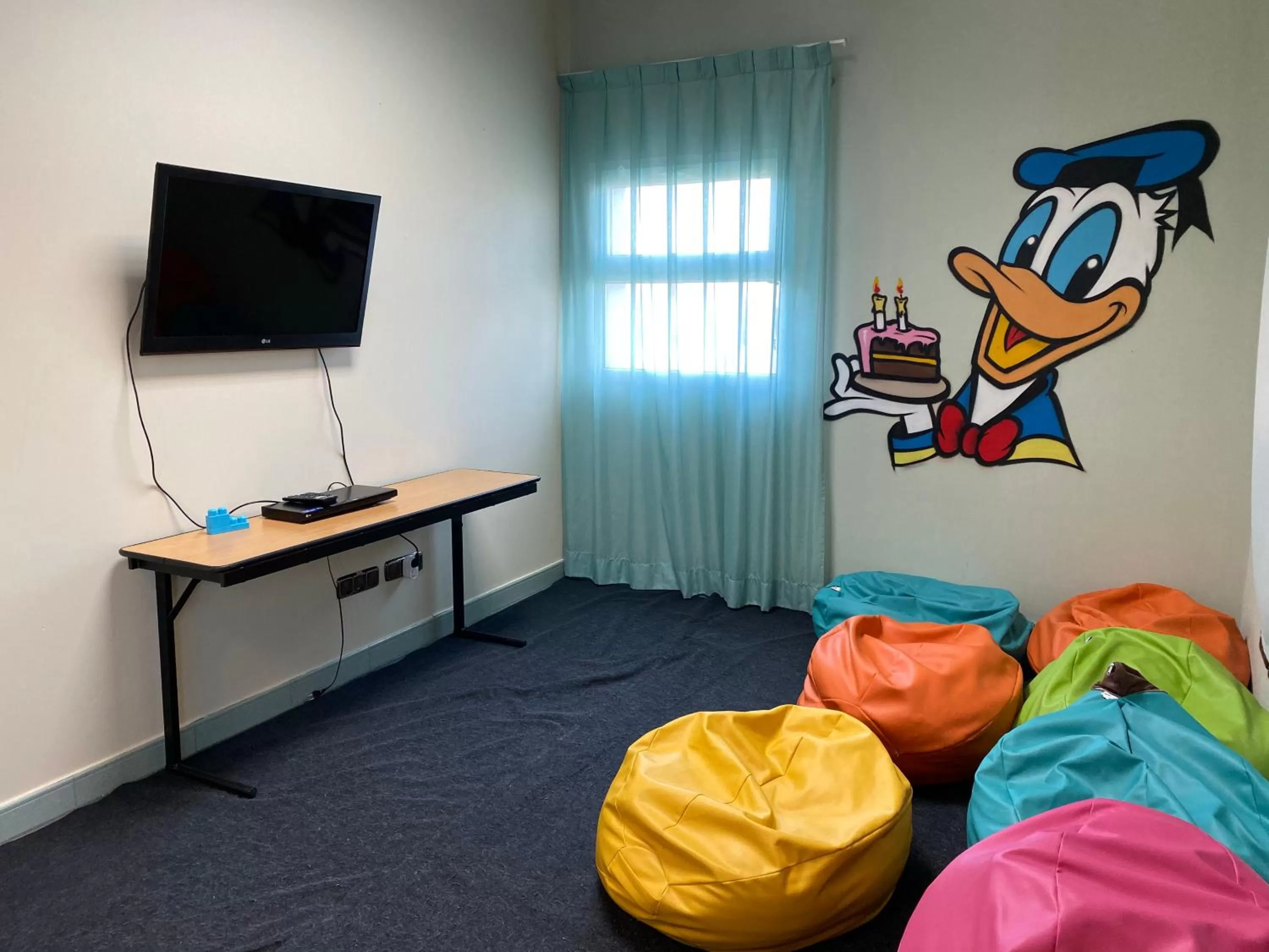 Children play ground, Bed in Hotel Lasa Sport