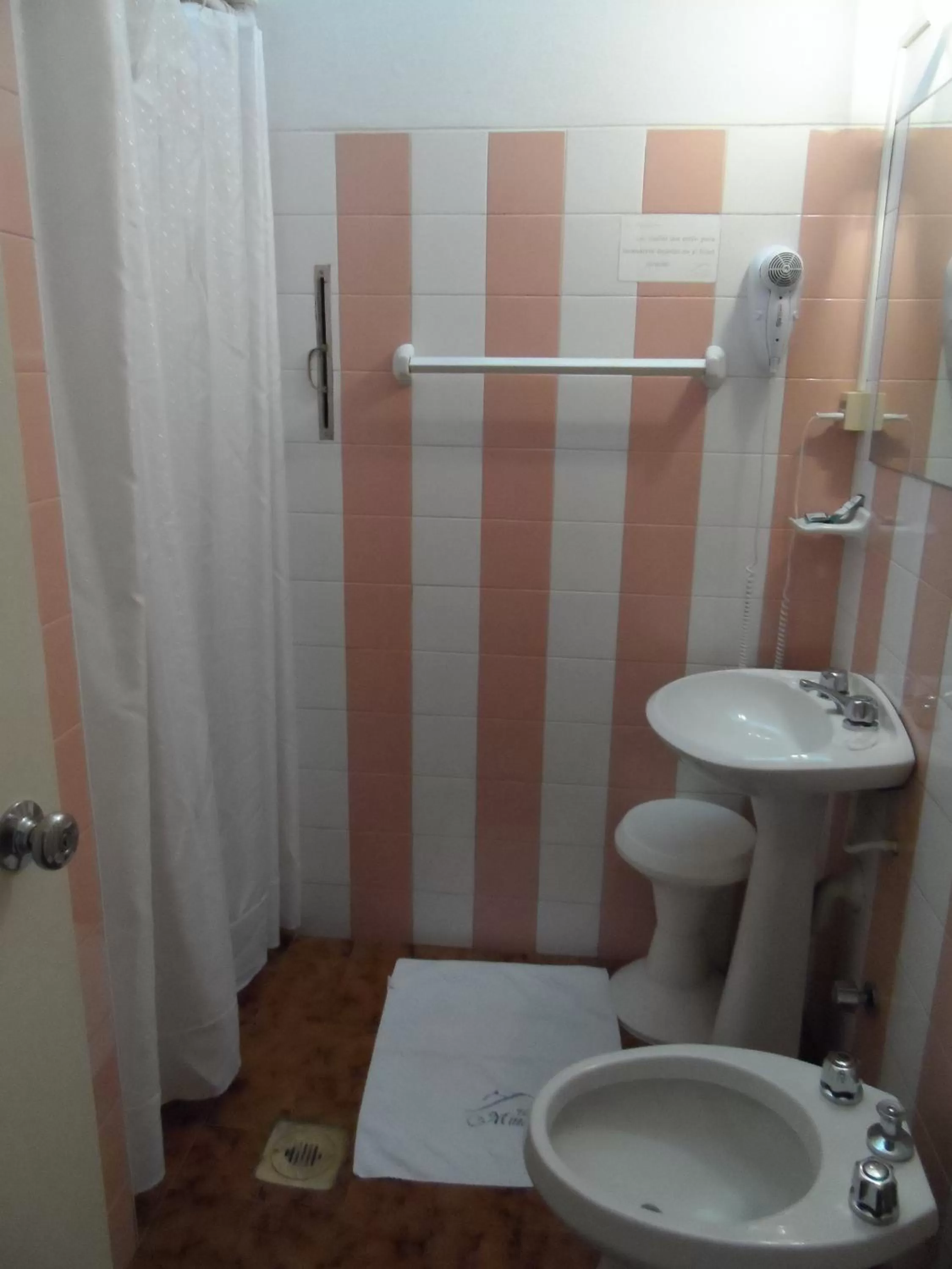 Bathroom in Hotel Minas