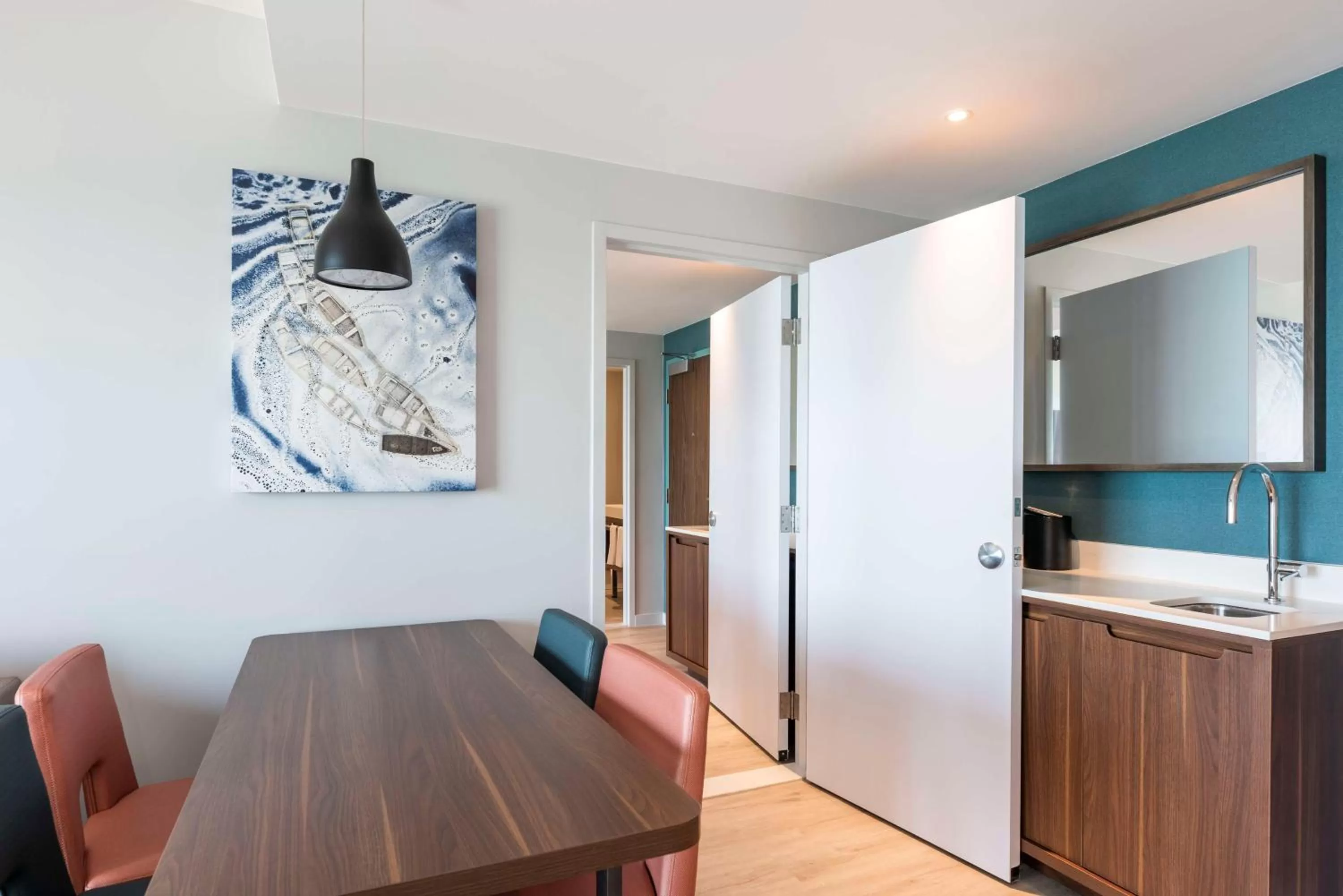 Kitchen or kitchenette in Embassy Suites By Hilton Aruba Beach Resort