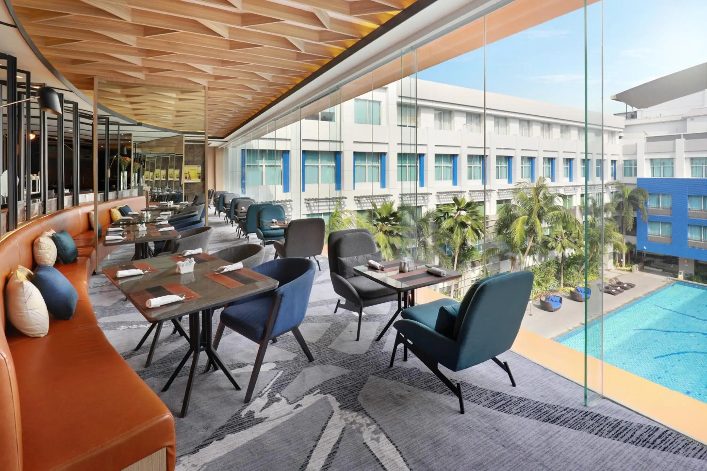 Business facilities, Restaurant/Places to Eat in Novotel Jakarta Mangga Dua Square