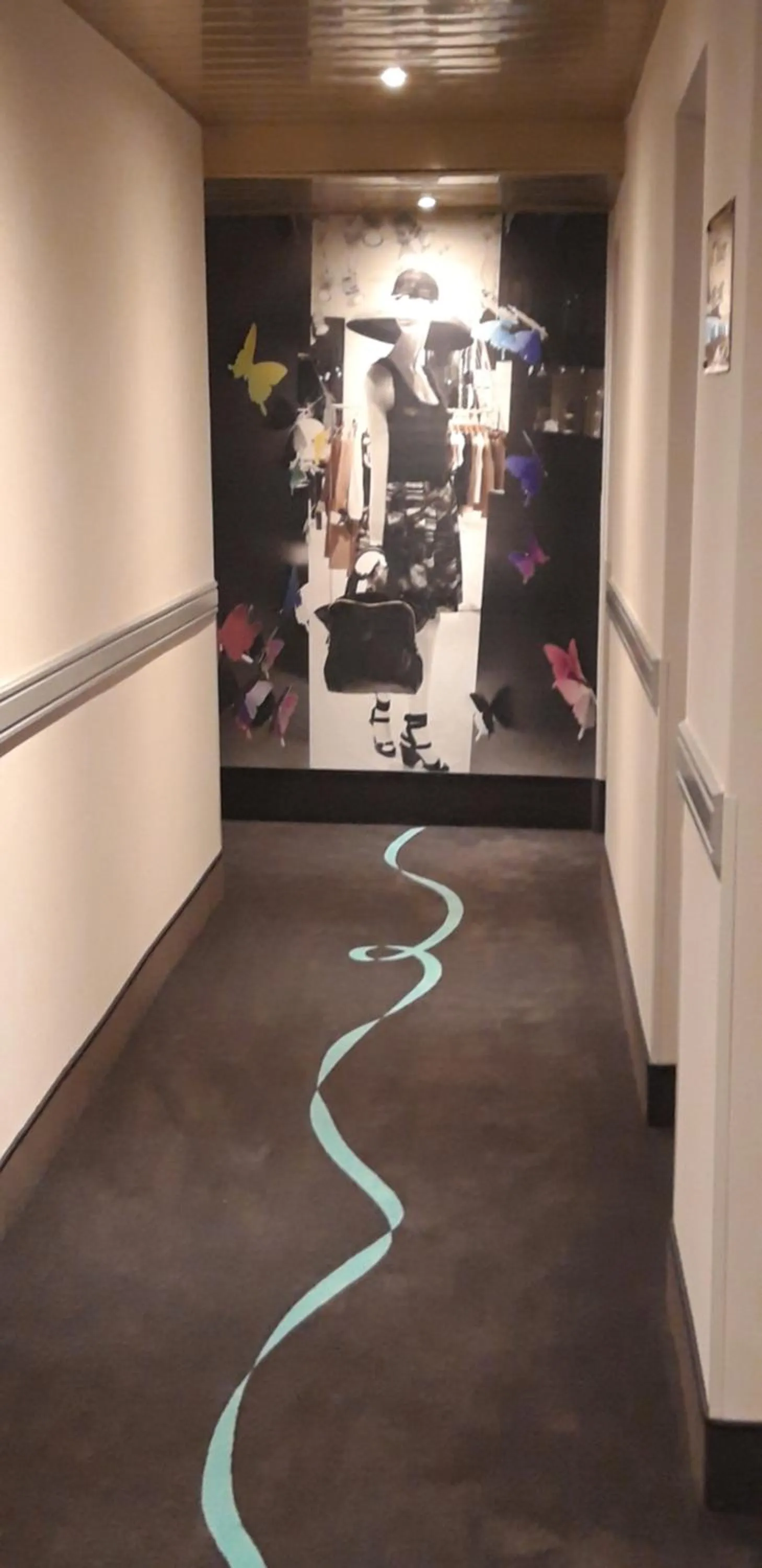 Decorative detail in Hotel Best Western Anjou Lafayette