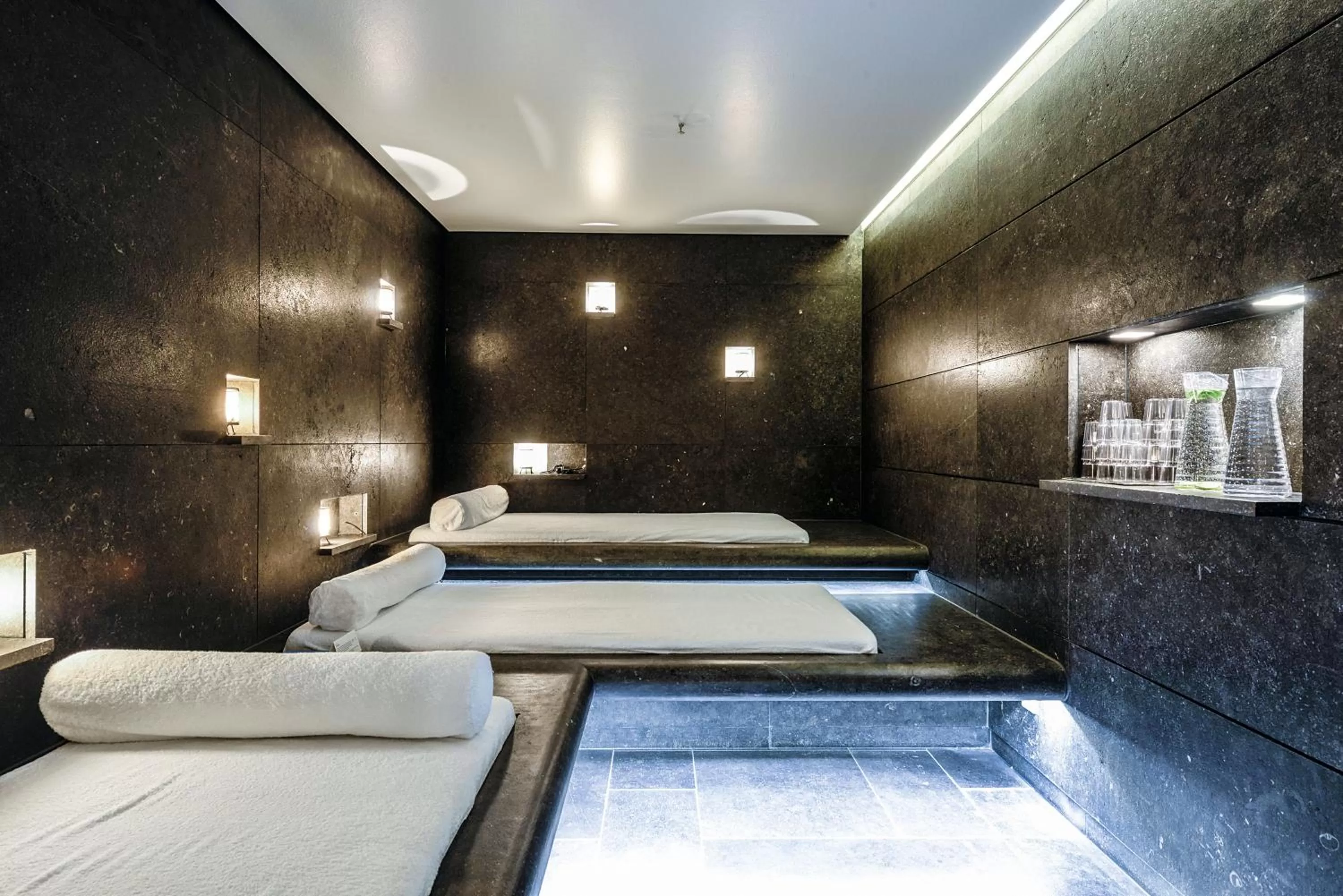 Spa and wellness centre/facilities, Bed in Hotel Bayerischer Hof