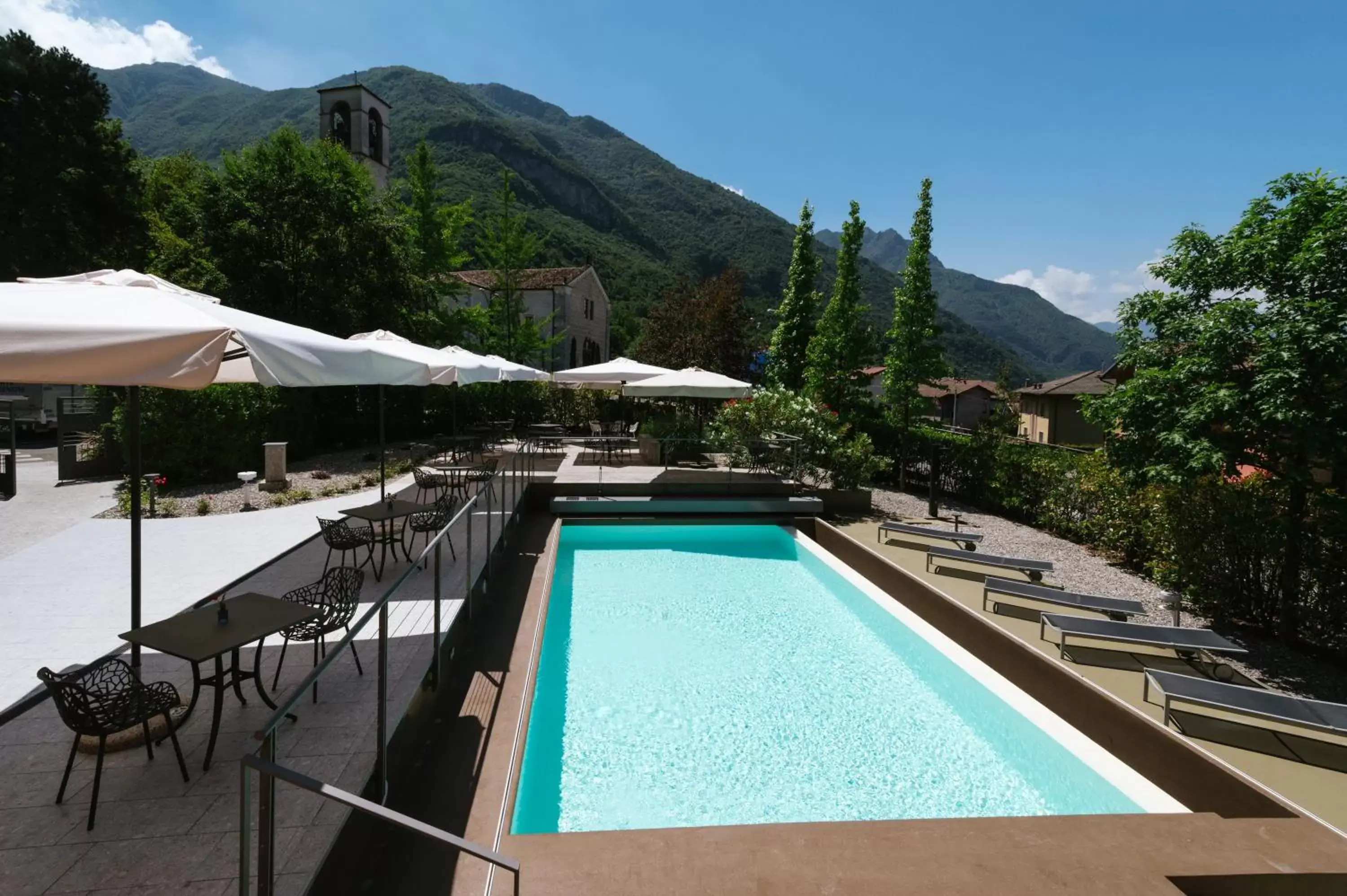 , Swimming Pool in Lake Hotel La Pieve