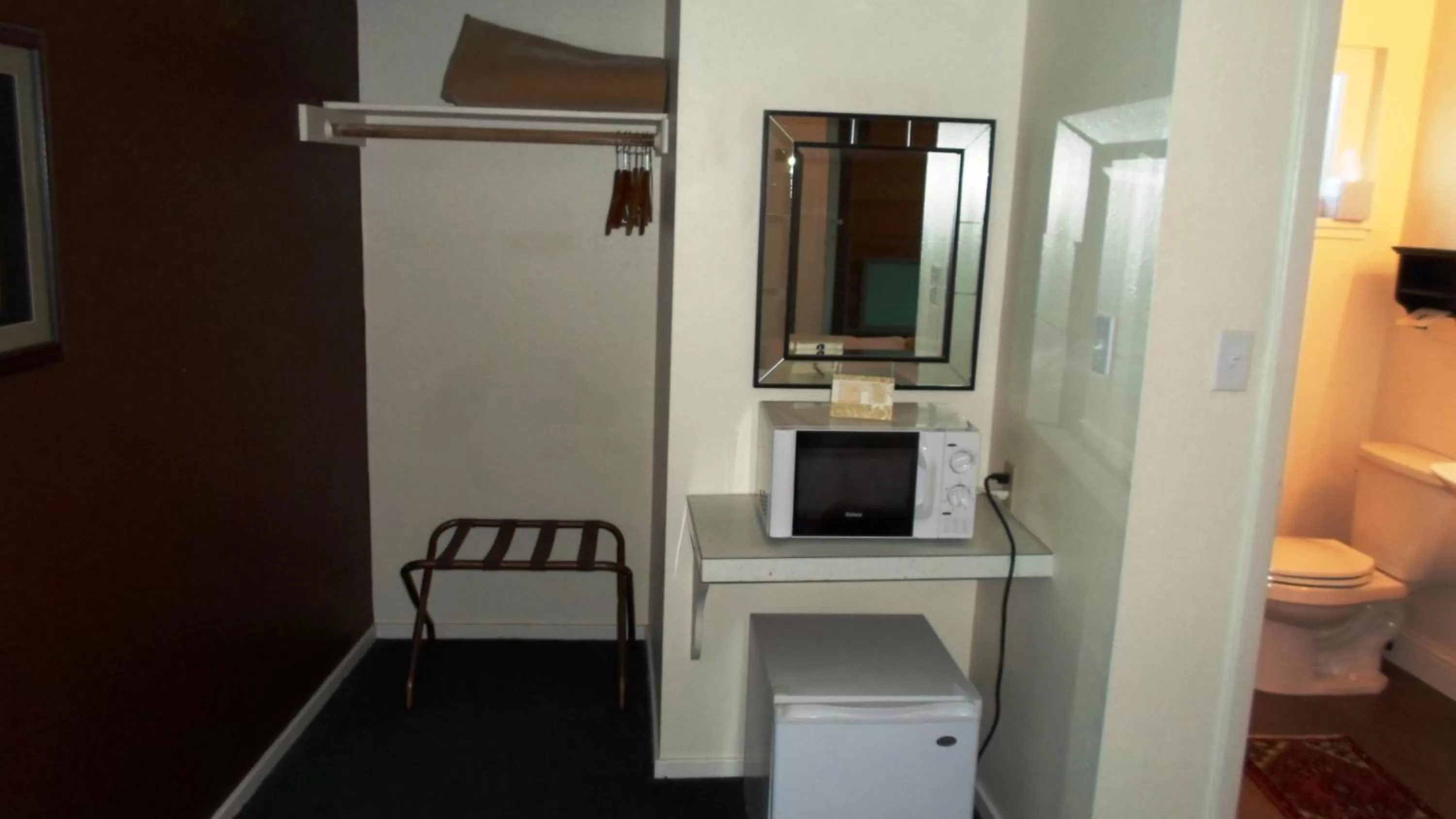 Other, TV/Entertainment Center in Paradice Motel