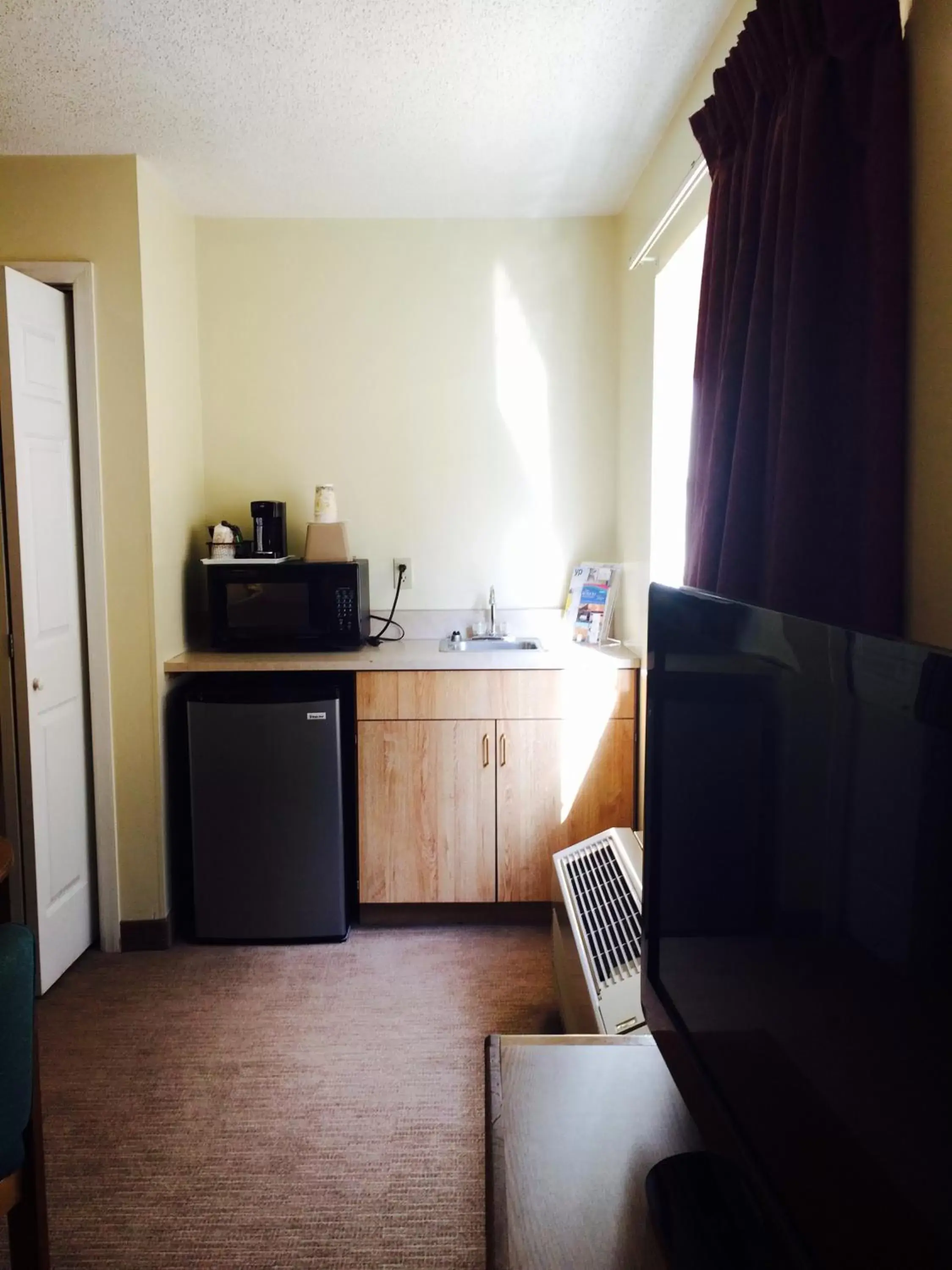 Other, Kitchen/Kitchenette in Brookshire Inn