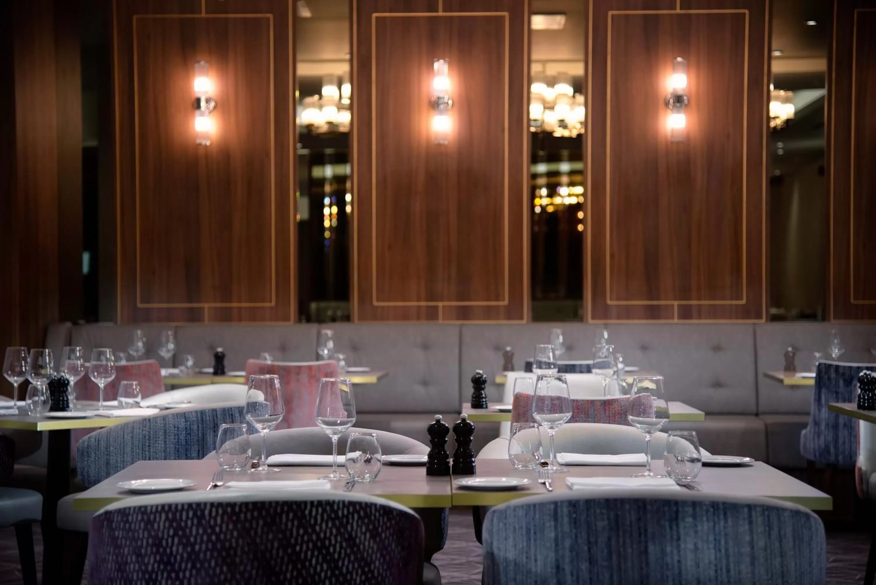 Restaurant/places to eat in Crowne Plaza London Heathrow T4 by IHG