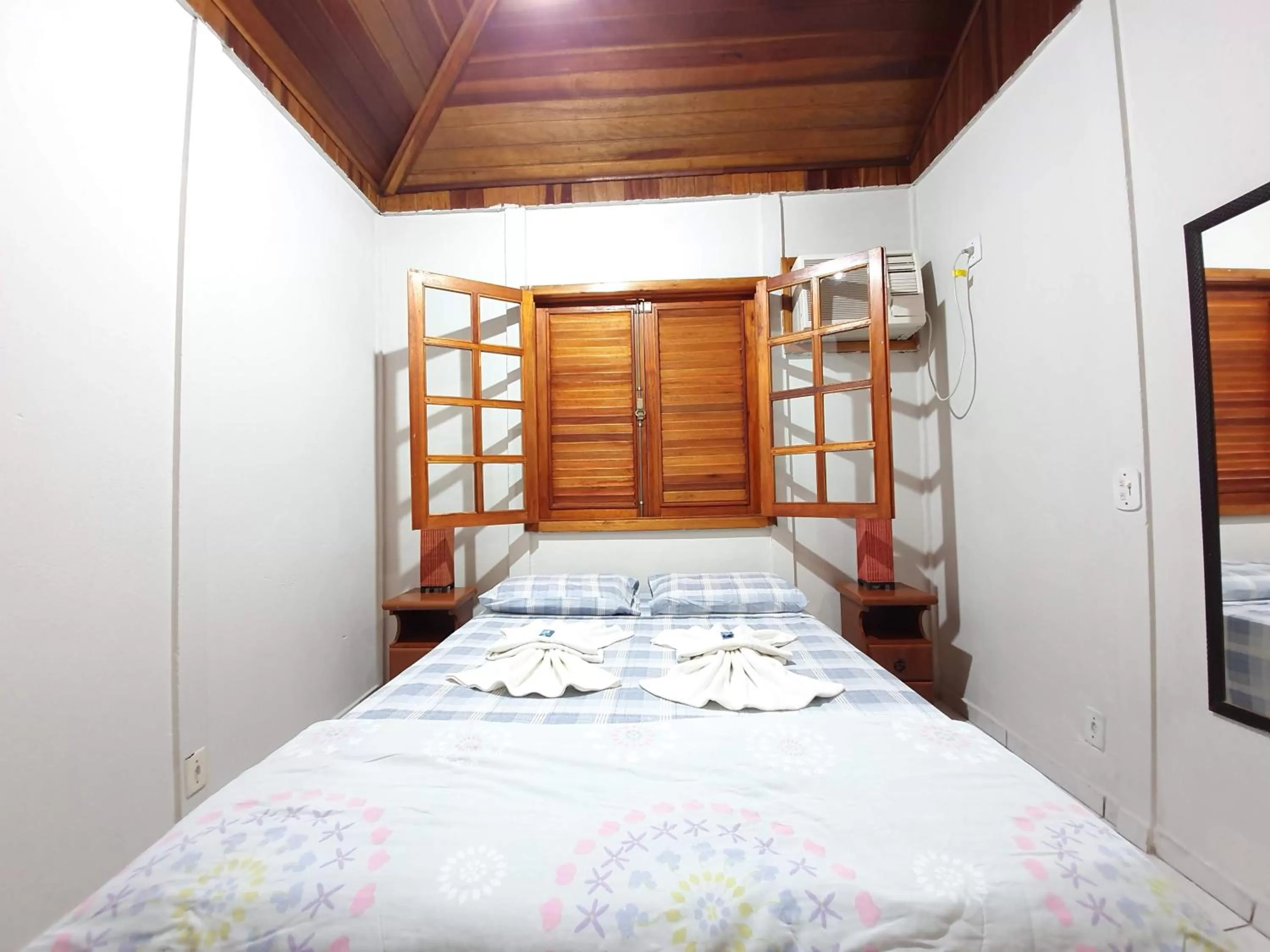 Bed in Pousada Canto do Curió Paraty