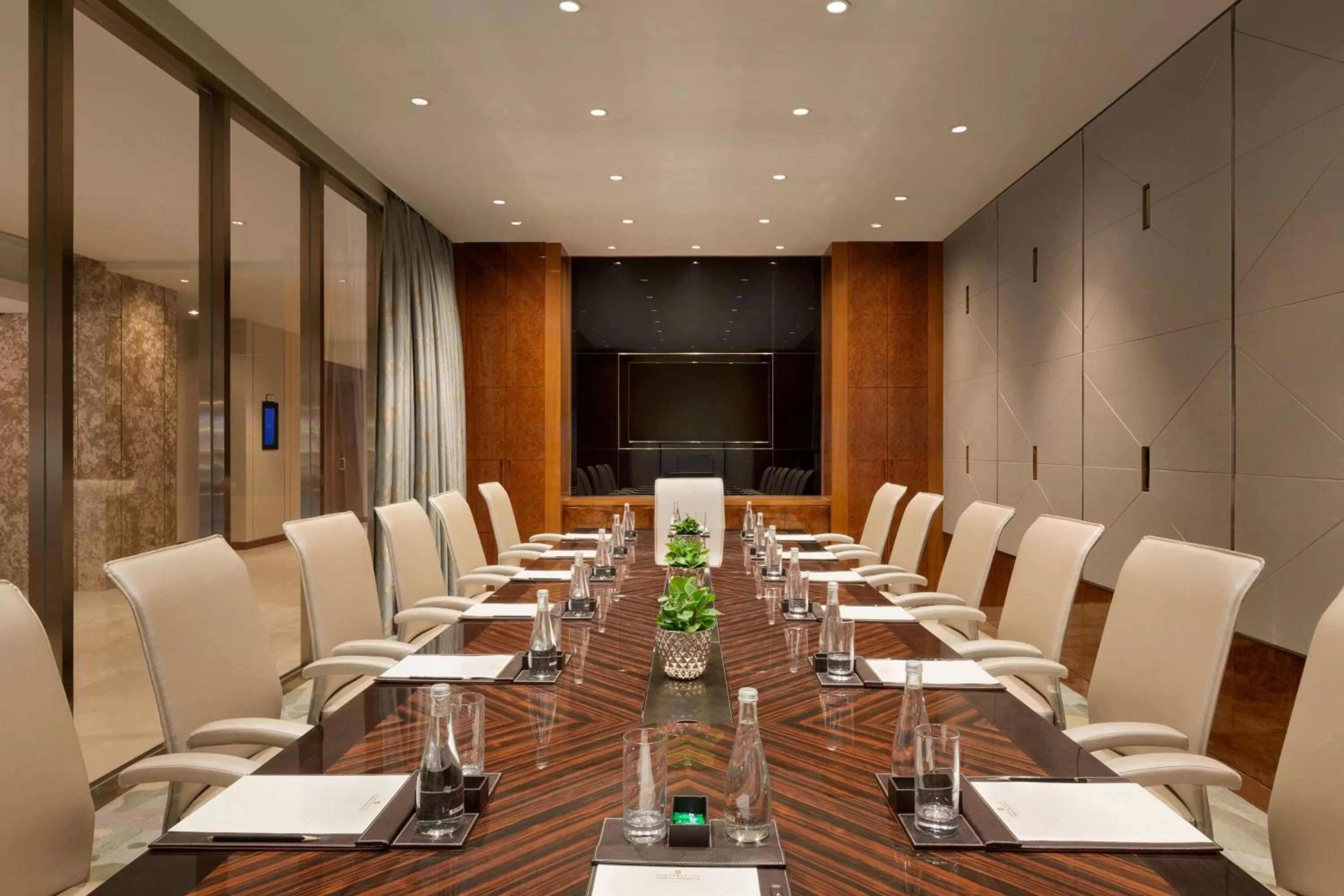 On site in Midtown Shangri-La, Hangzhou