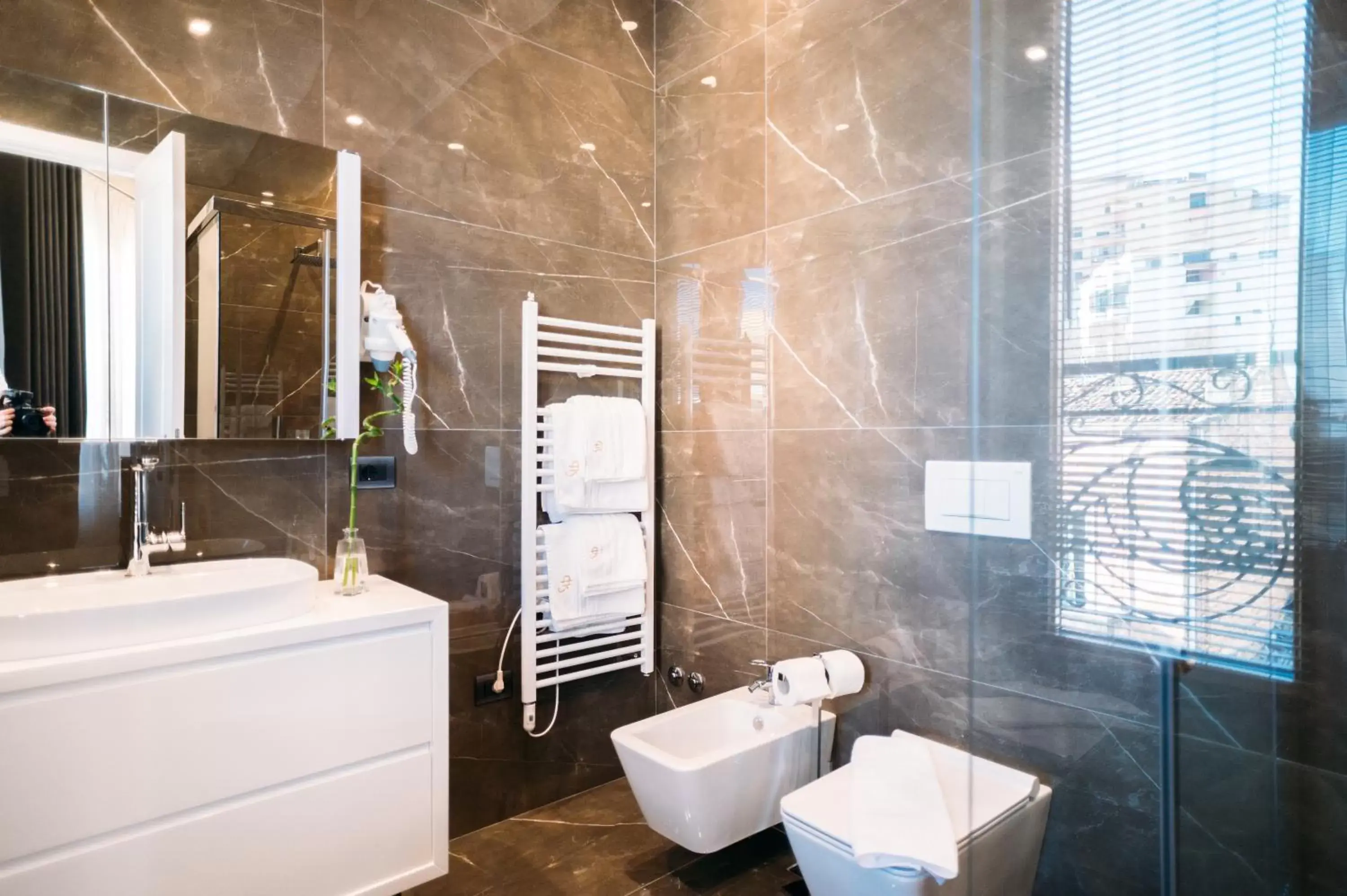 Shower, Bathroom in Hotel Stela Center