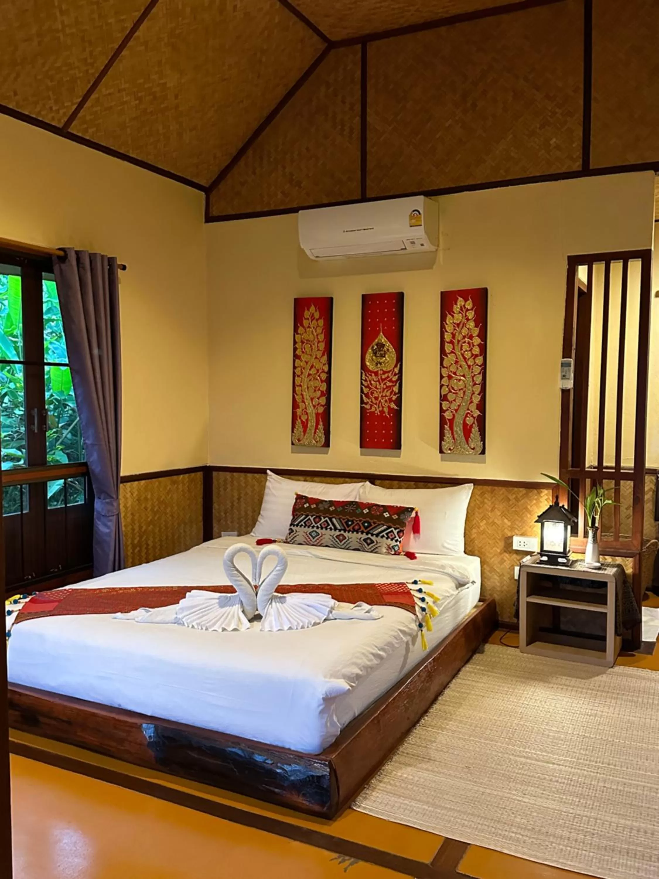 Bedroom, Bed in Pura Vida Pai Resort