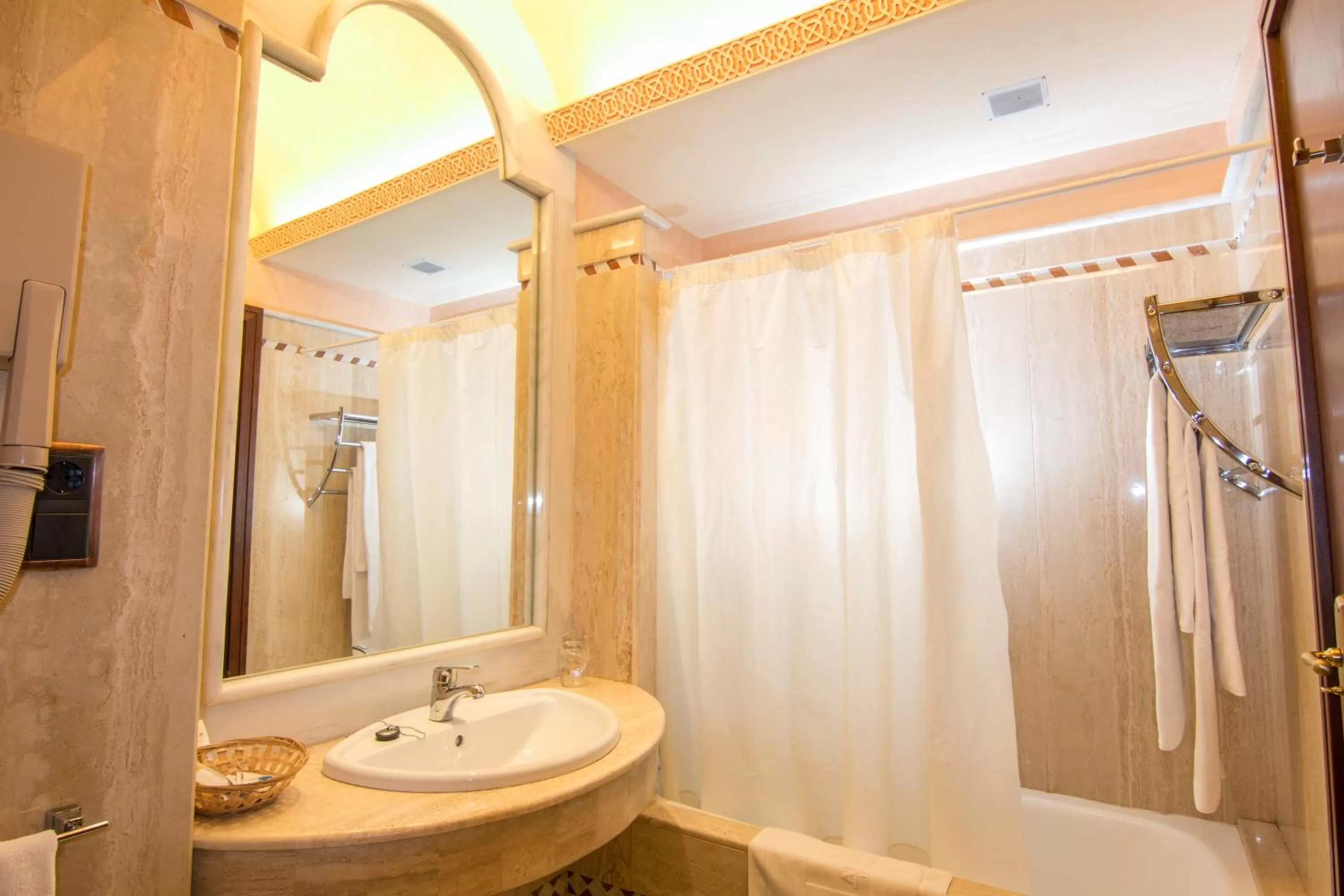 Toilet in Hotel Abades Guadix