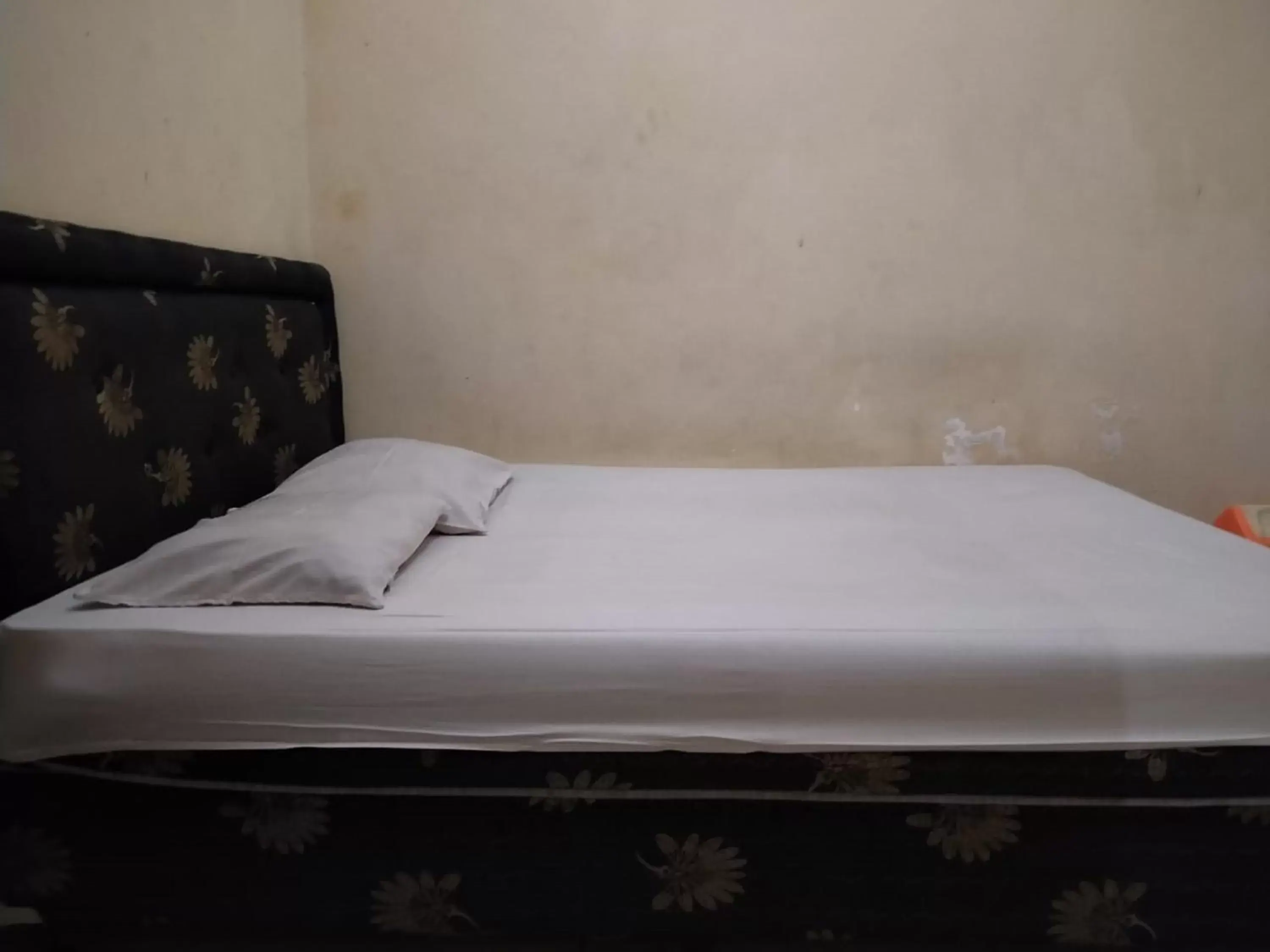 Bedroom, Bed in OYO 1340 Wisma Alamanda