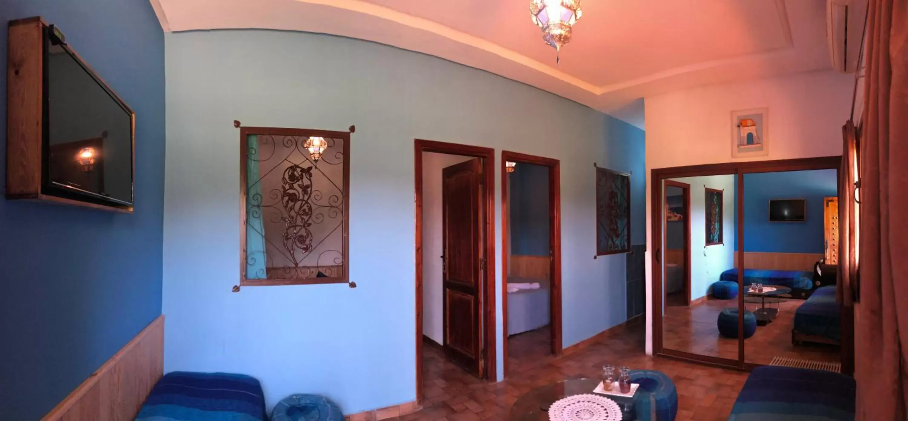 Superior Quadruple Room - single occupancy in Riad Hamdani Superior Quadruple Room - single occupancy in Riad Hamdani