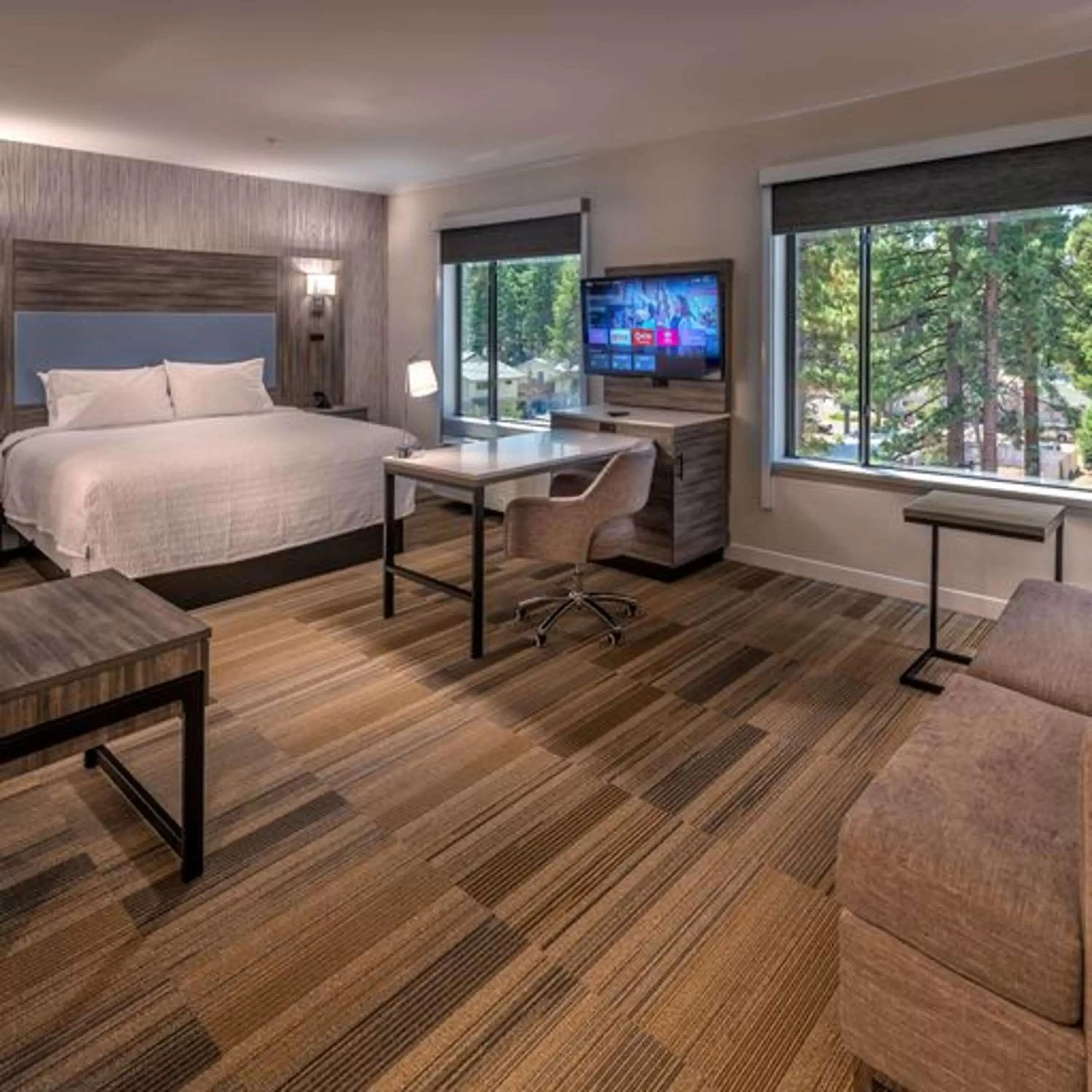 Bedroom, TV/Entertainment Center in Hampton Inn & Suites South Lake Tahoe