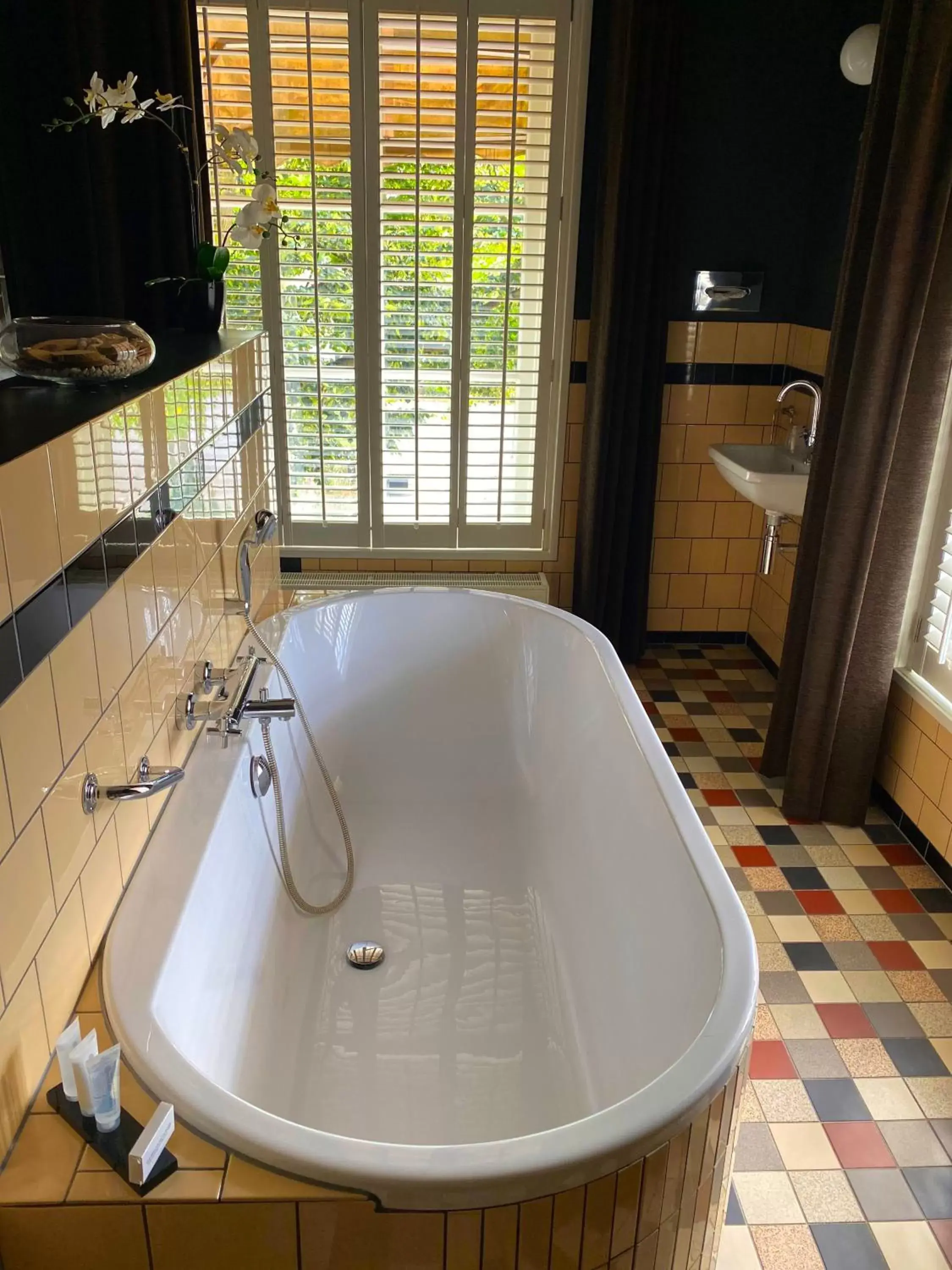 Shower, Bathroom in Hotel Nijver