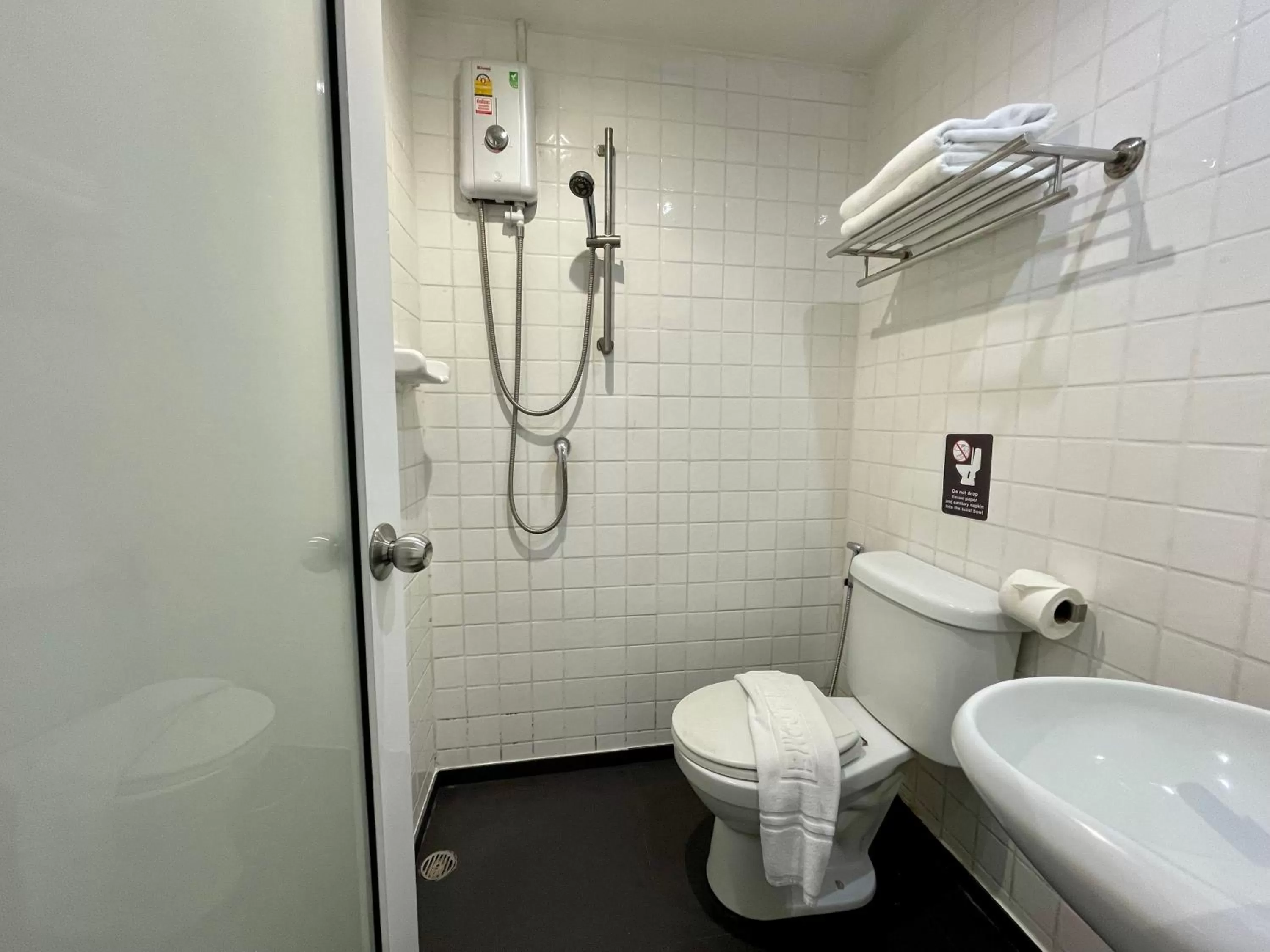 Bathroom in My Hotel Pratunam