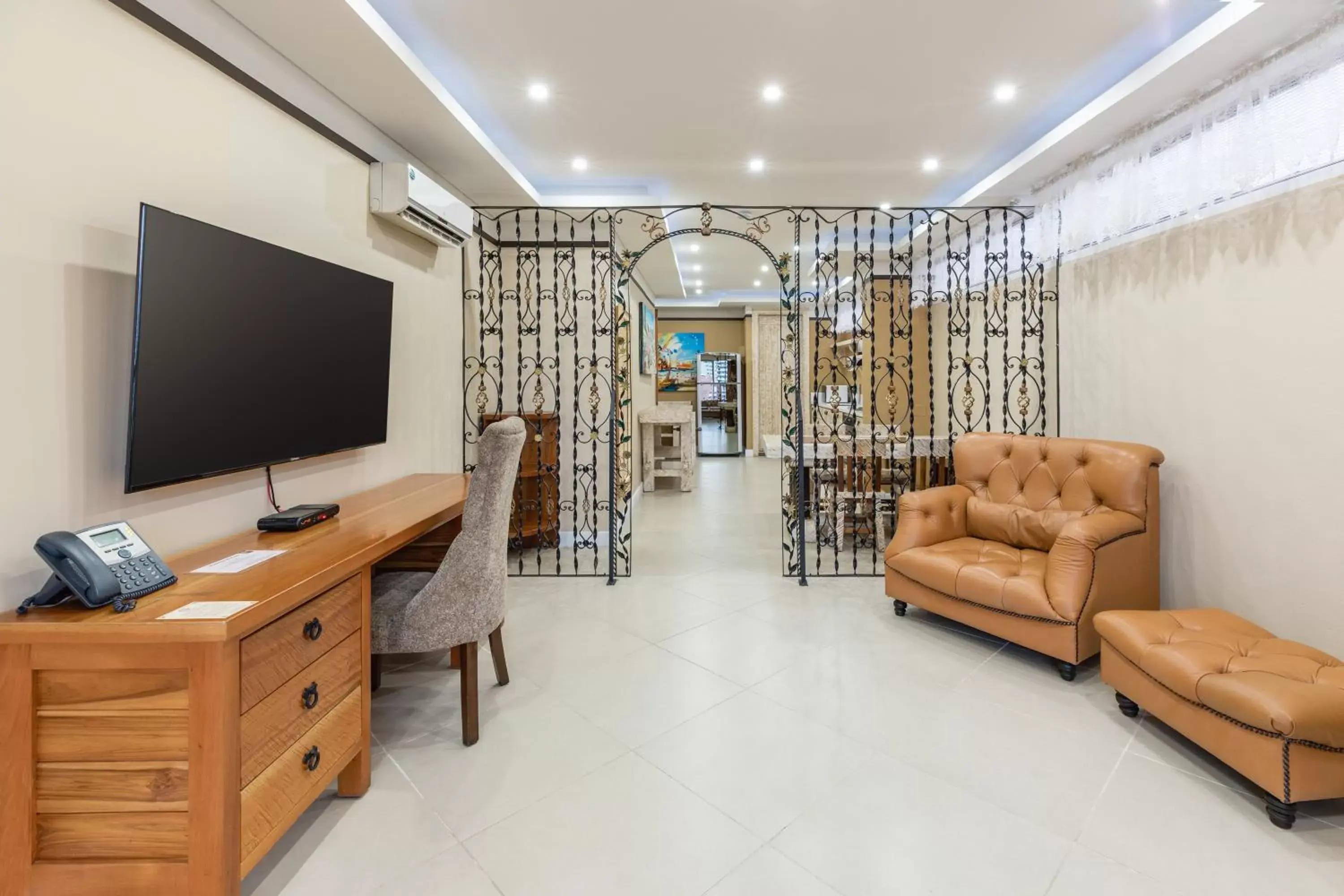 Living room, TV/Entertainment Center in Hotel Du Parc