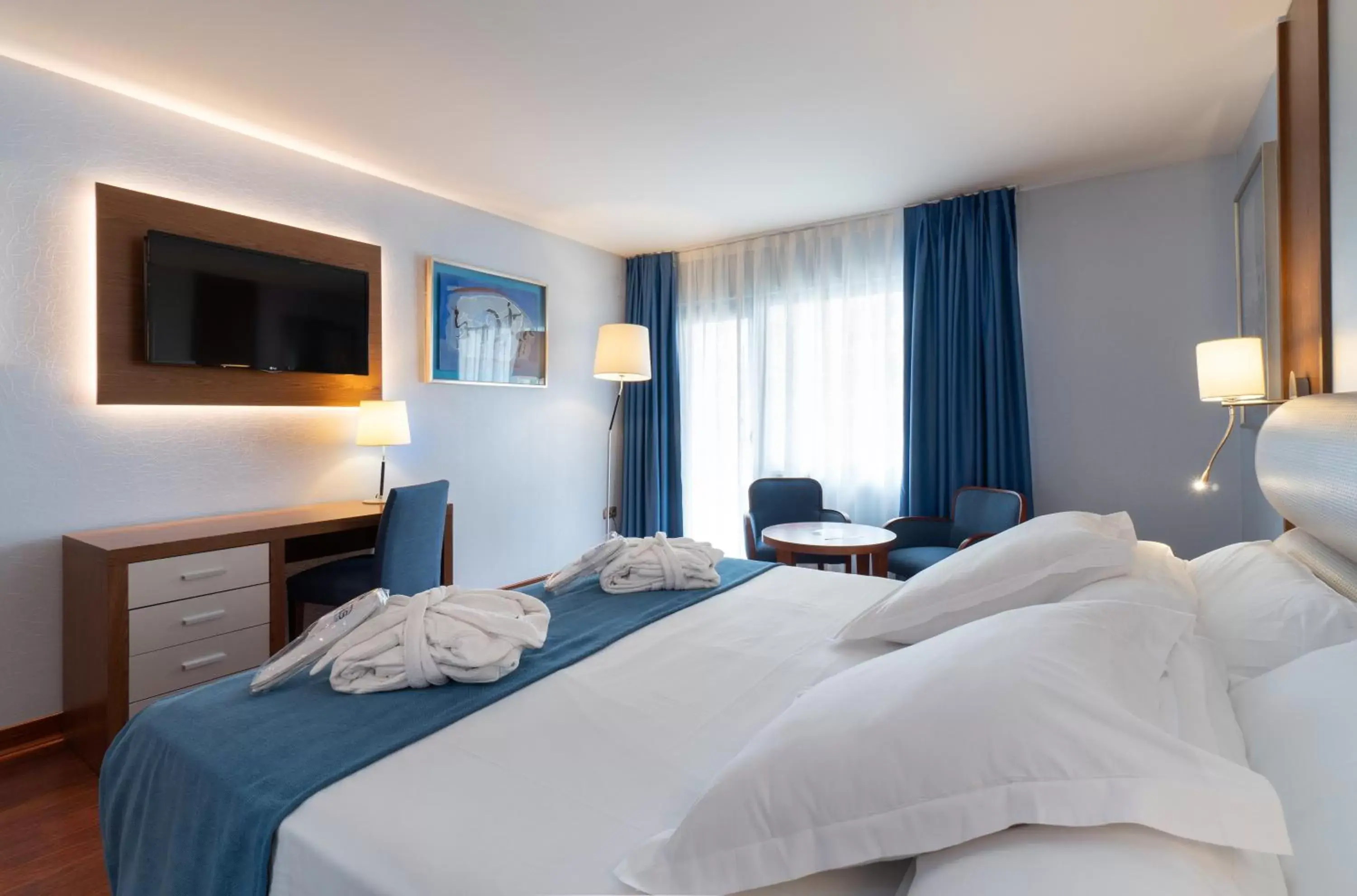 Photo of the whole room, Bed in Hotel MS Maestranza Málaga