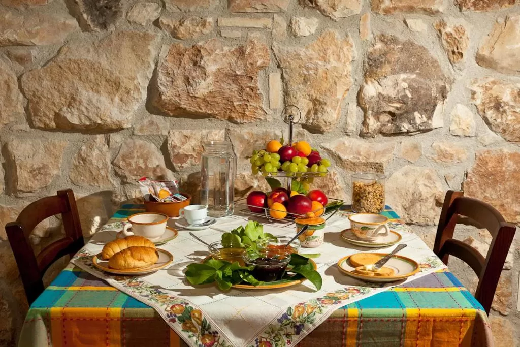 Restaurant/places to eat in B&B Villa Giusy