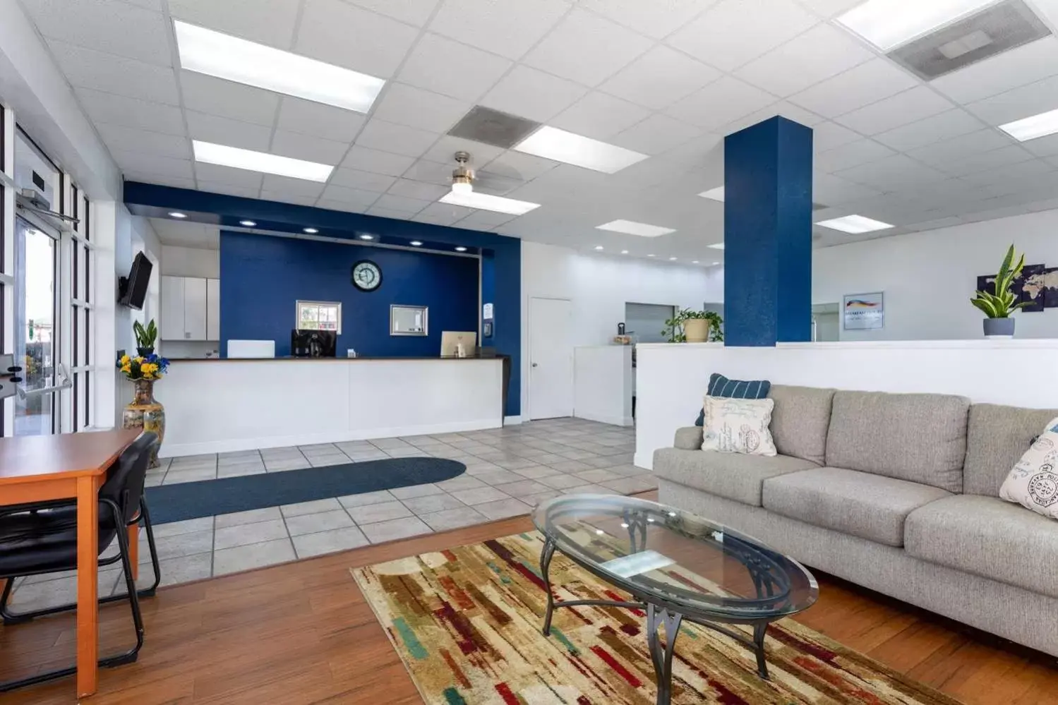 Lobby or reception in Baymont by Wyndham Marianna Lobby or reception in Baymont by Wyndham Marianna