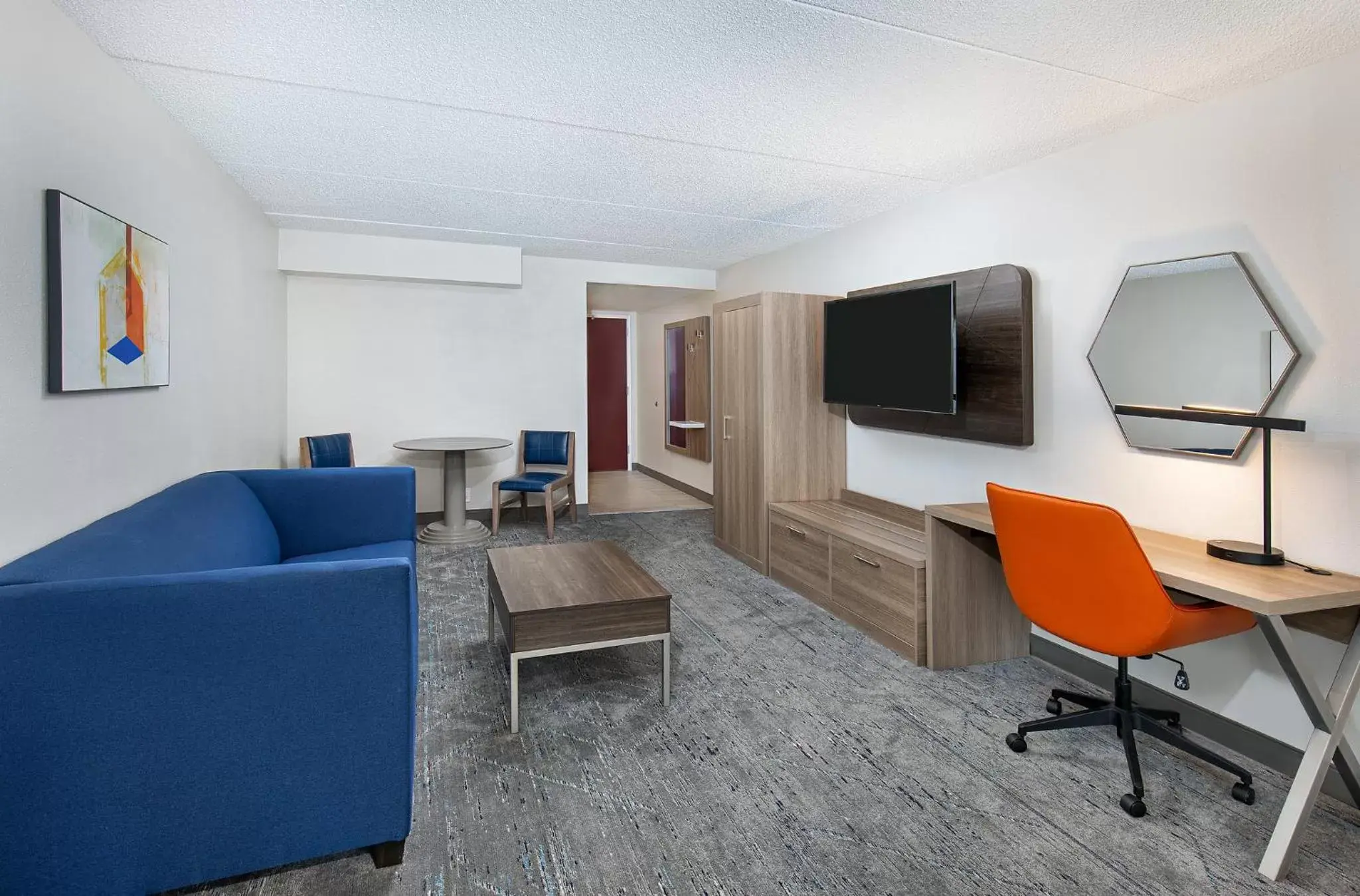 Photo of the whole room, Seating Area in Holiday Inn Express & Suites Columbus at Northlake, an IHG Hotel