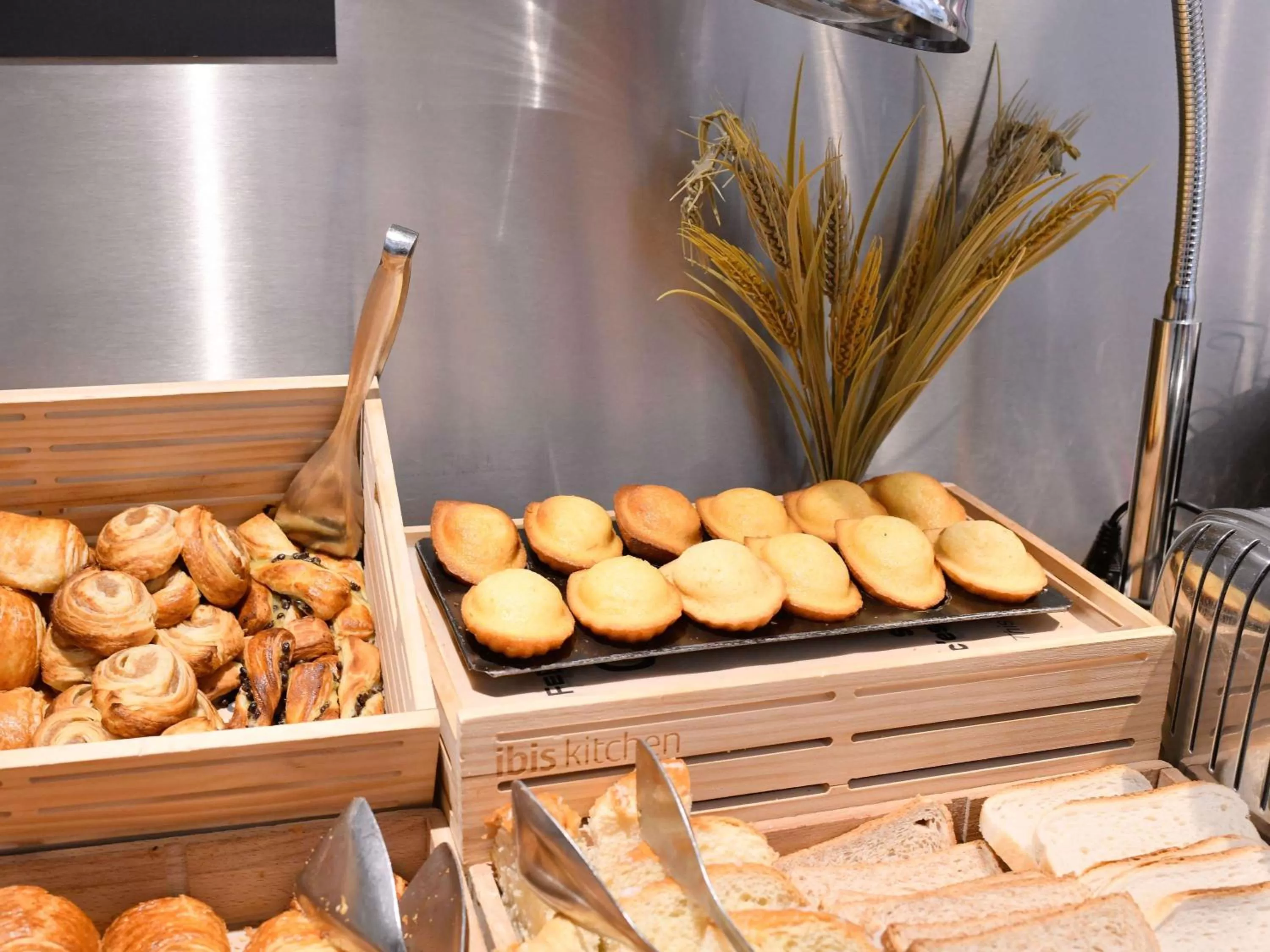 Breakfast in ibis Paris Opera La Fayette