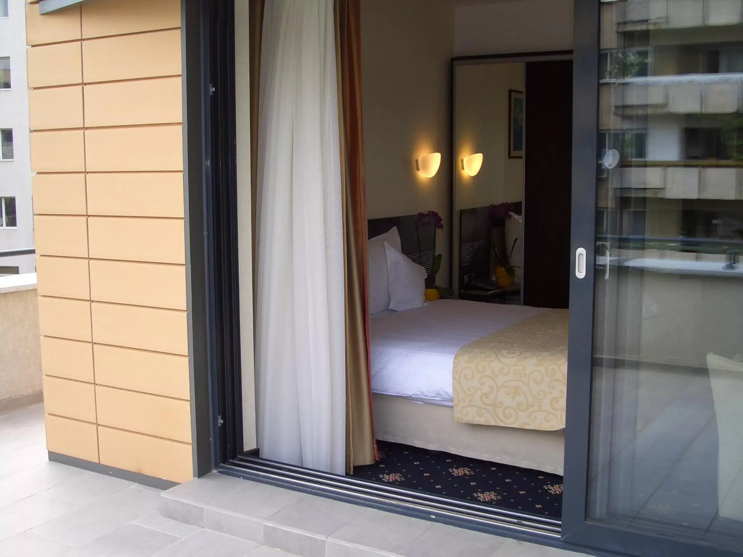 Balcony/Terrace, Bed in Hotel Berthelot
