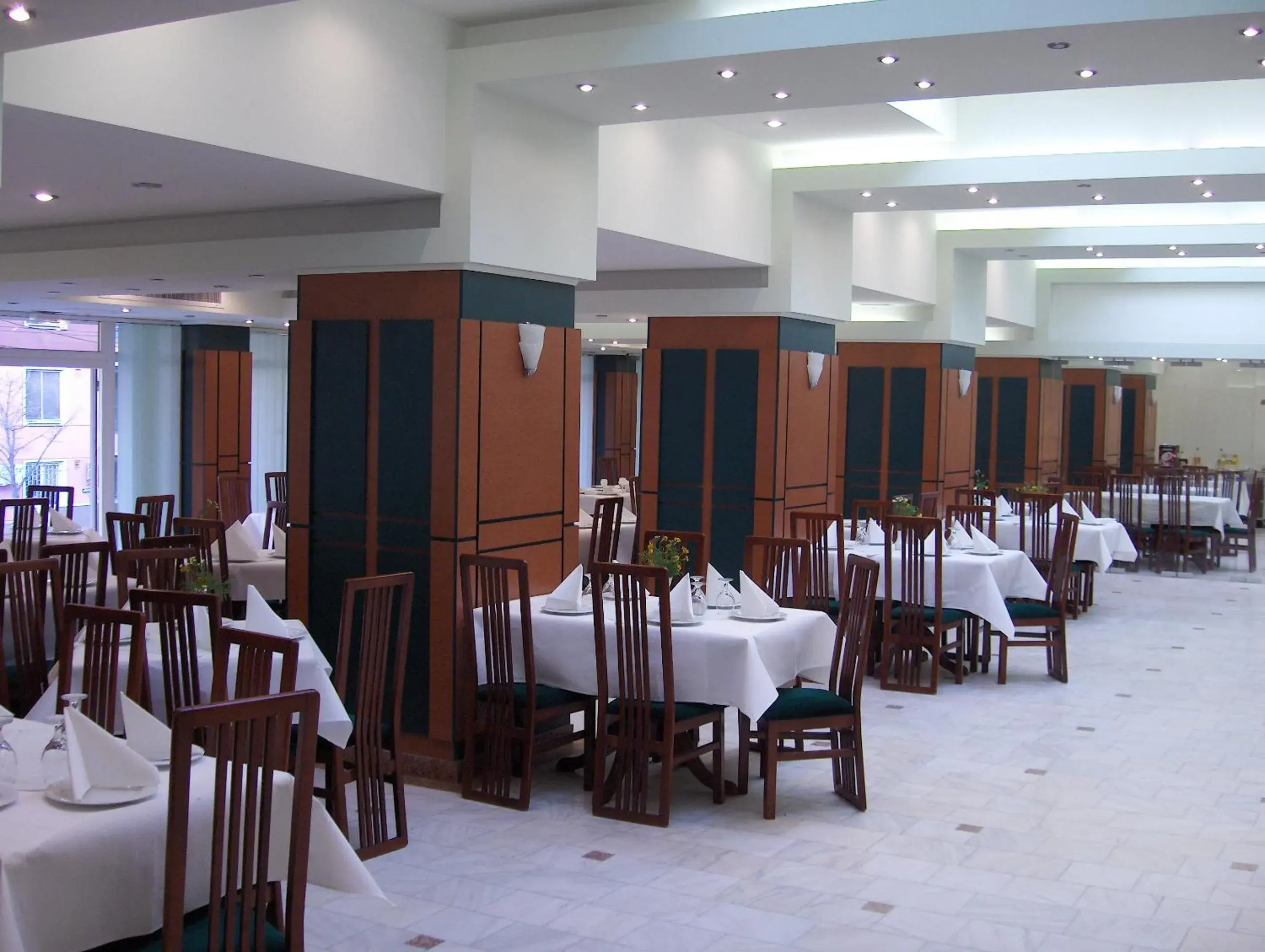 Restaurant/Places to Eat in Hotel Egreta