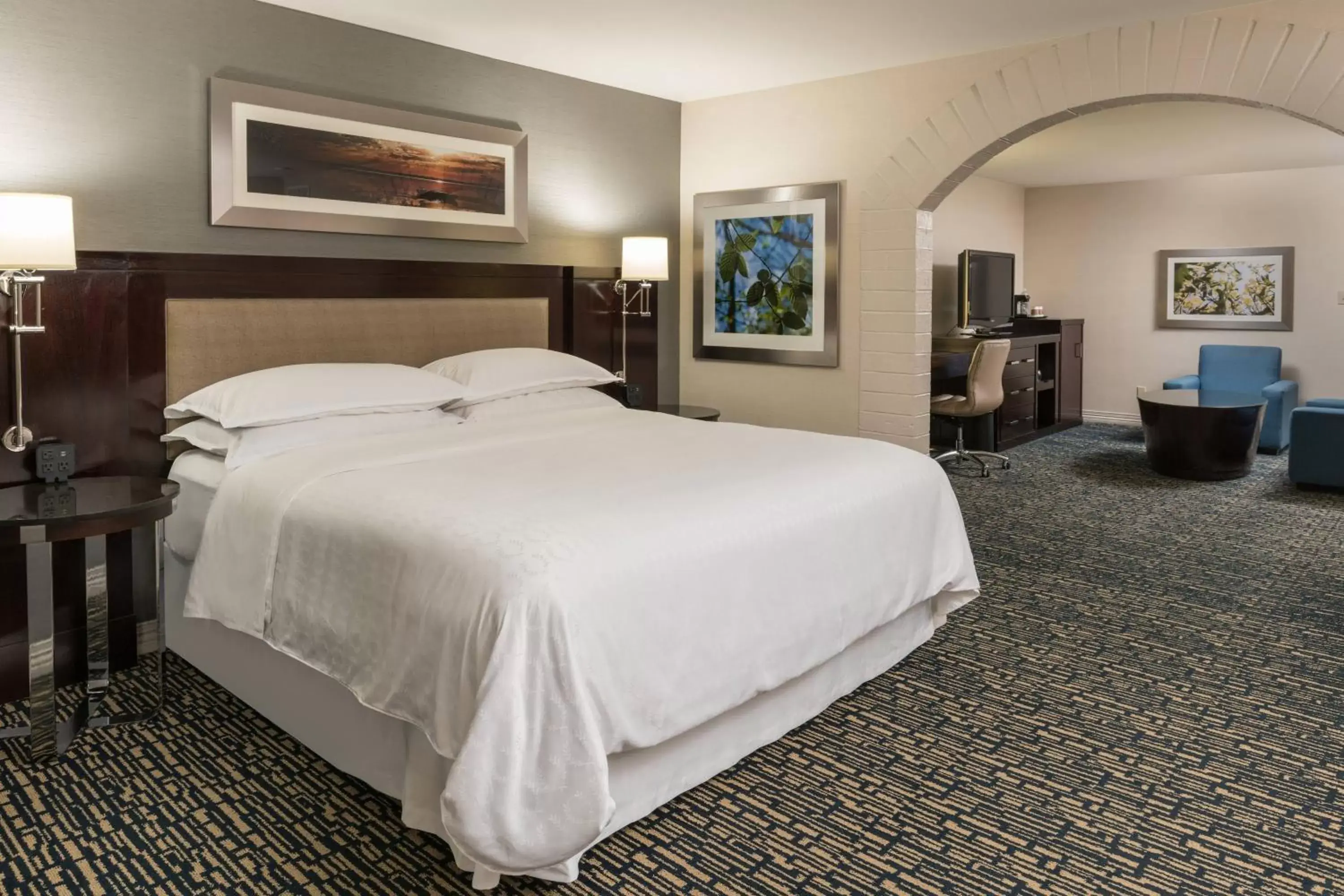 Bathroom, Bed in Sheraton Salt Lake City