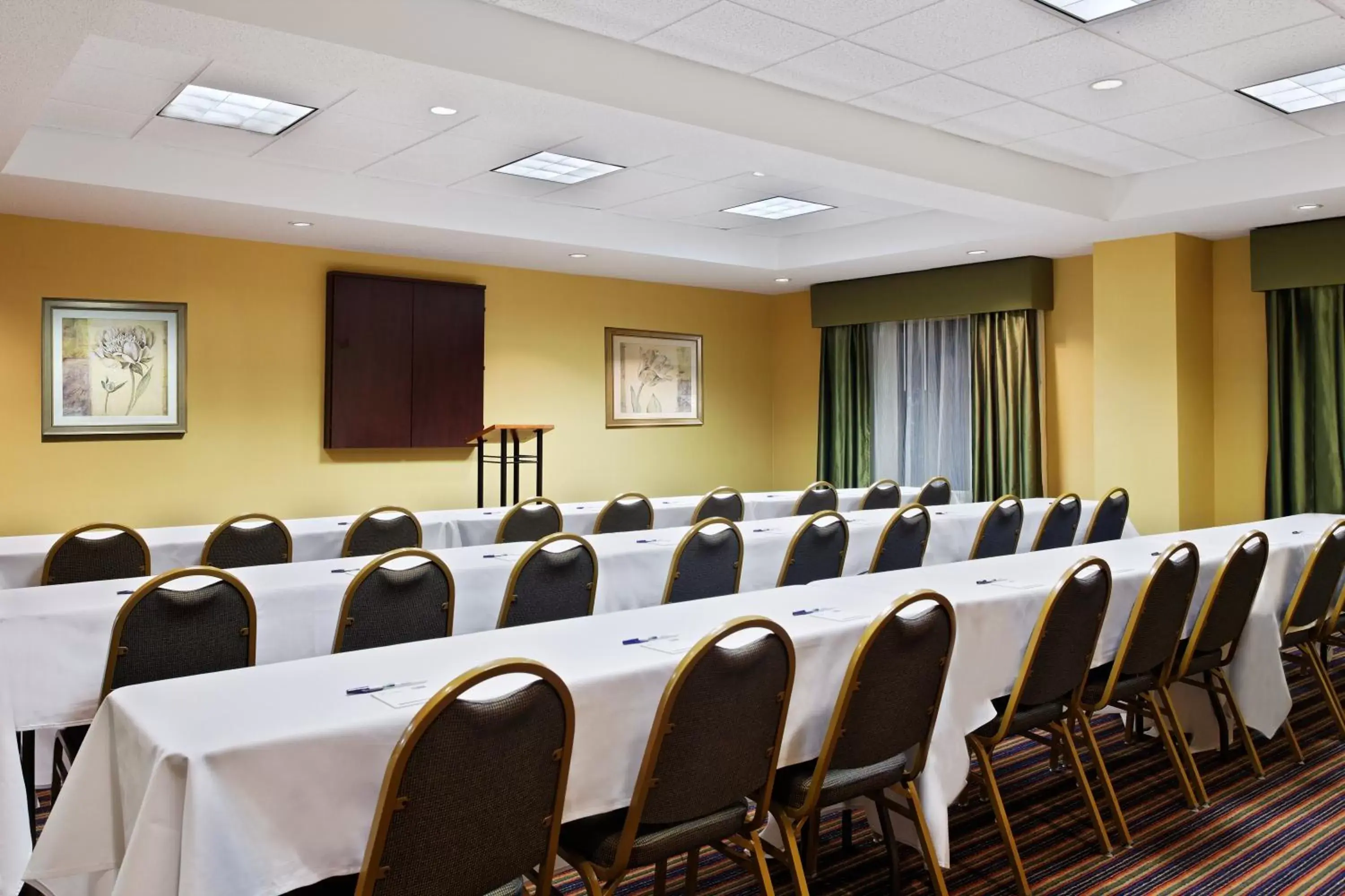 Meeting/conference room in Holiday Inn Express Richmond-Brandermill-Hull Street, an IHG Hotel