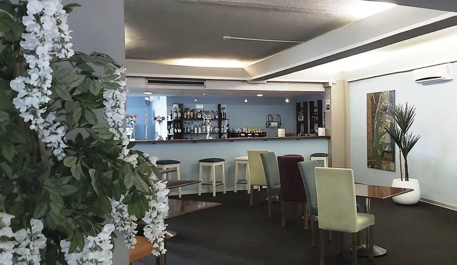 Restaurant/places to eat, Lounge/Bar in Hotel Navegadores