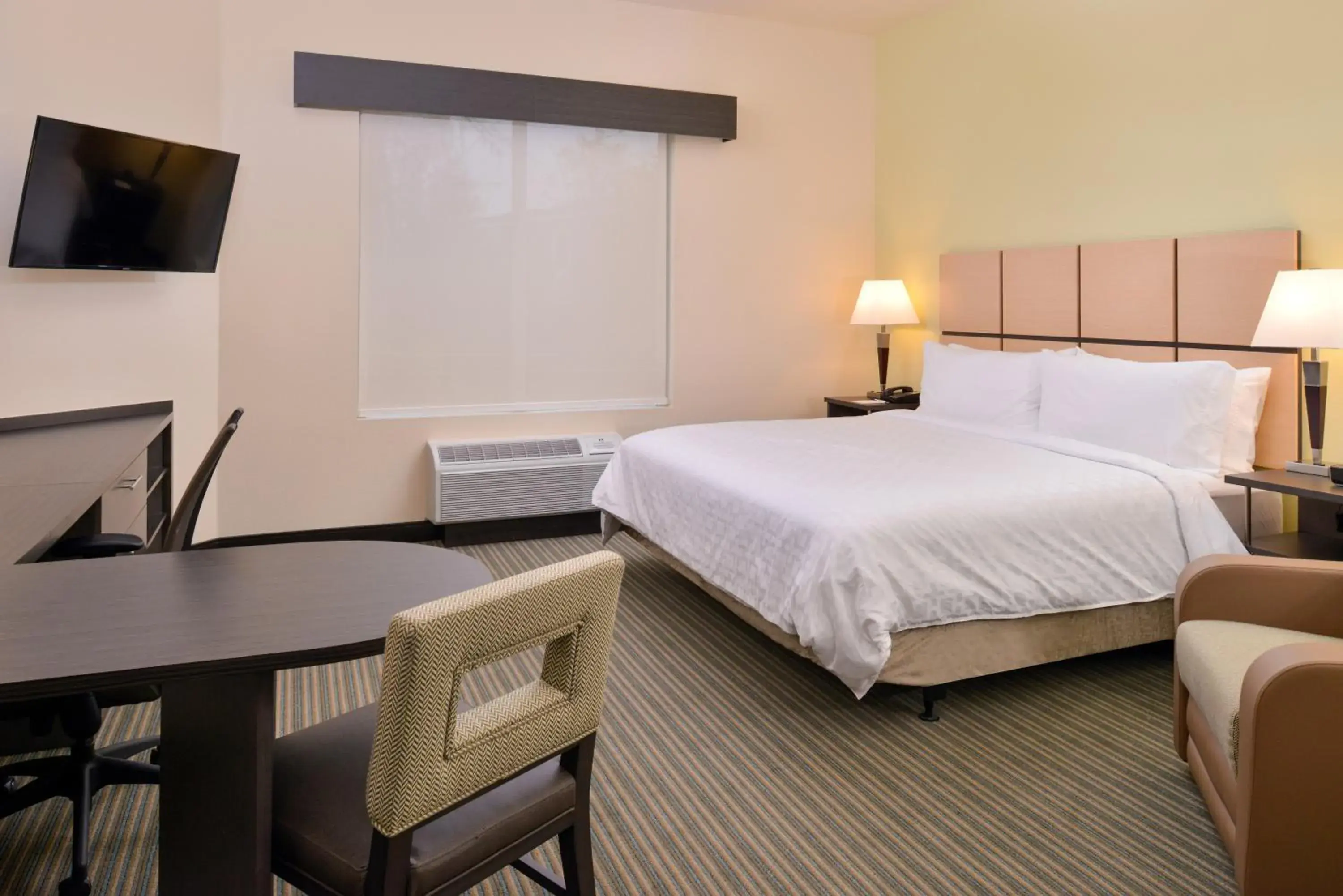 Bedroom, Bed in Candlewood Suites - Austin Airport, an IHG Hotel